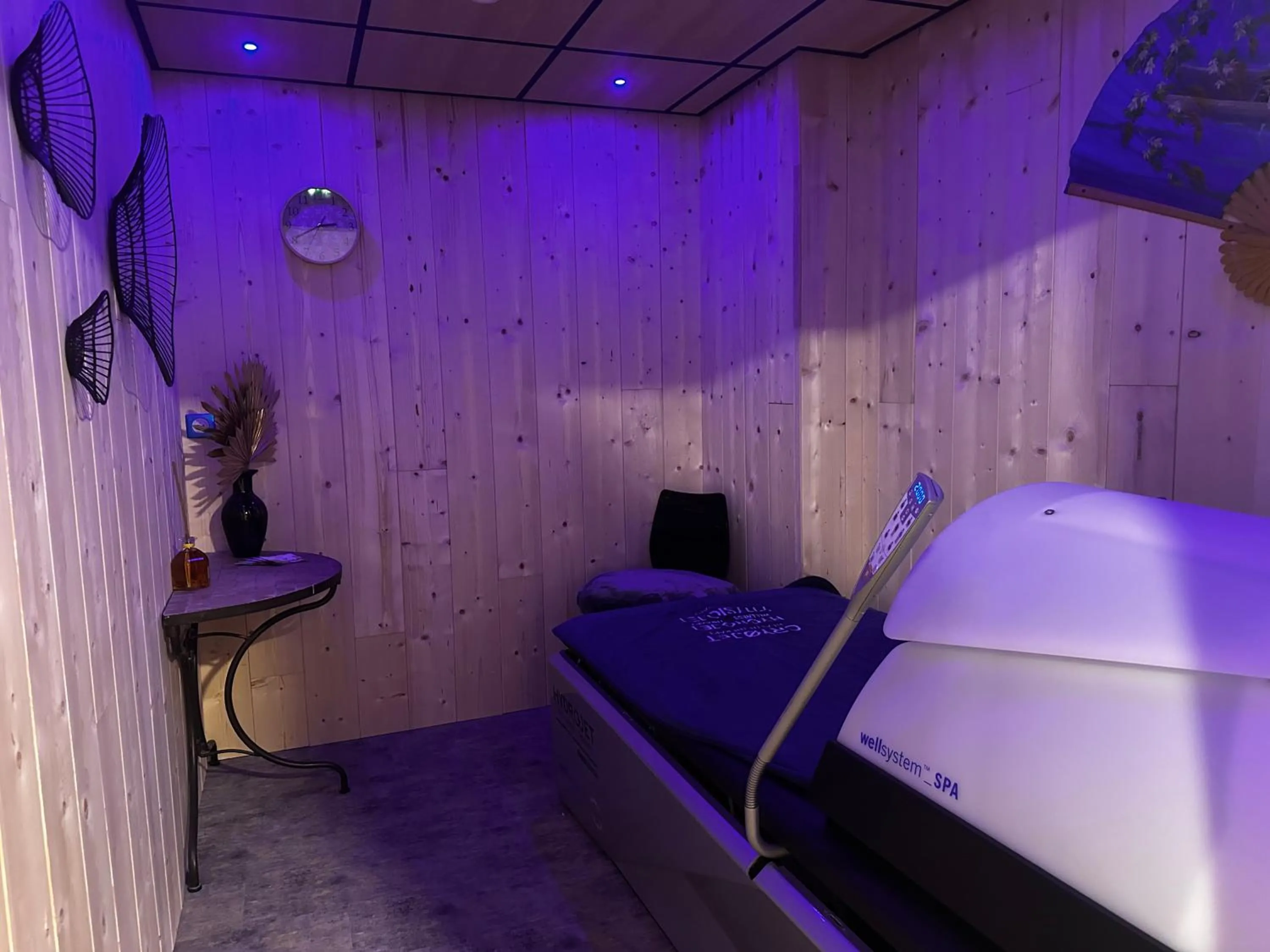 Massage, Bed in Hôtel & Spa Les Carrettes