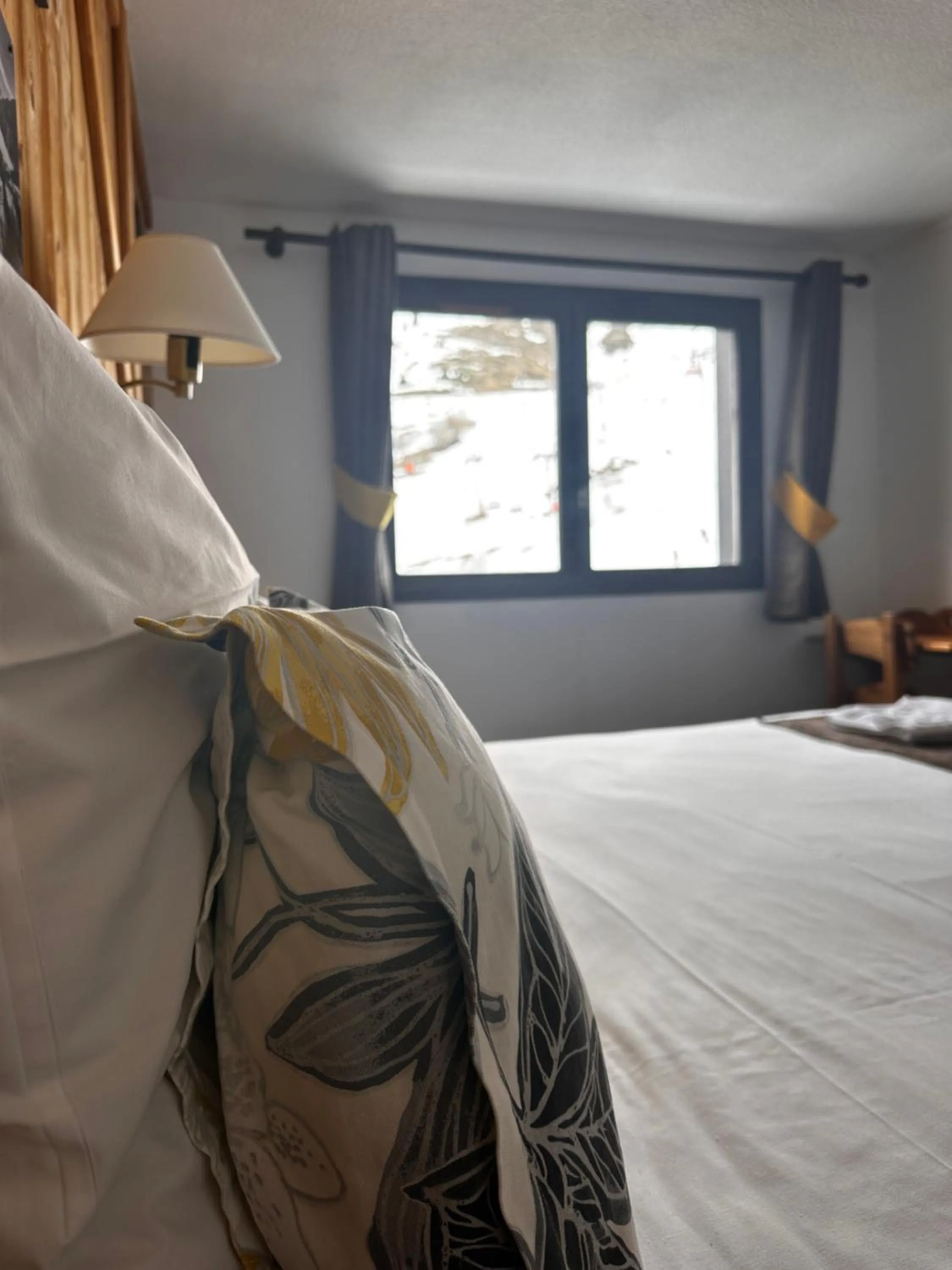 Bed in Hôtel & Spa Les Carrettes