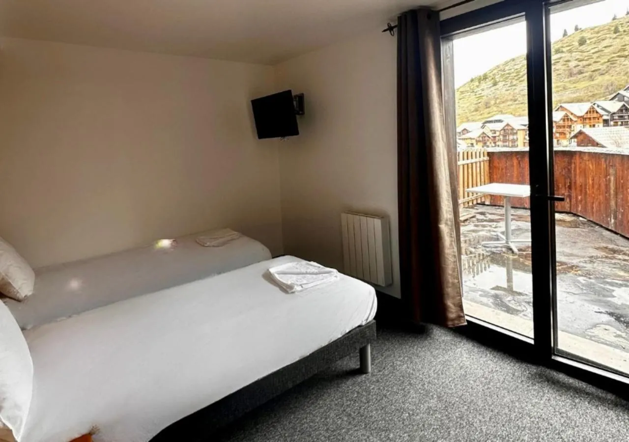 Bed in Hôtel & Spa Les Carrettes