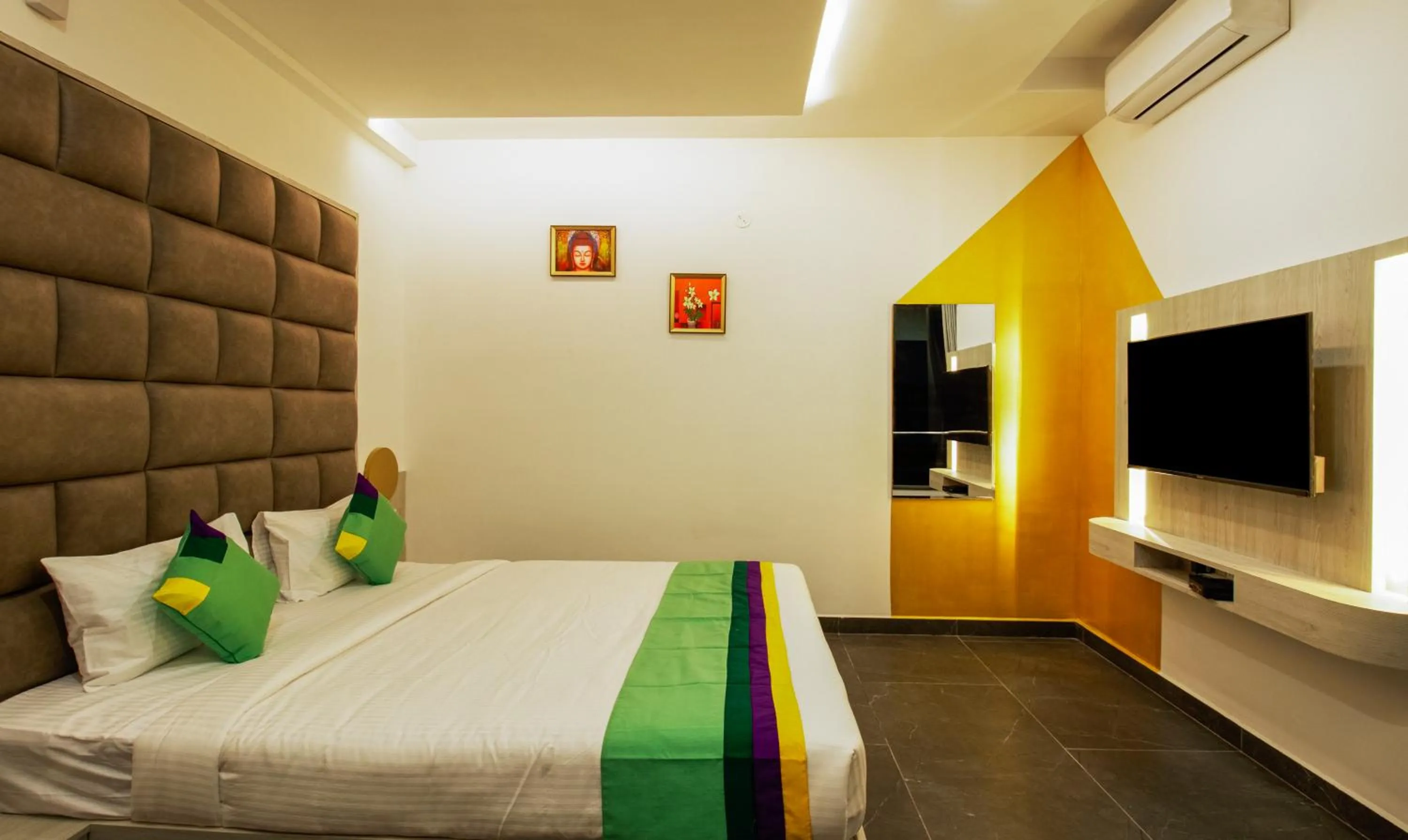 Bedroom, Bed in Itsy Hotels Silver Keys