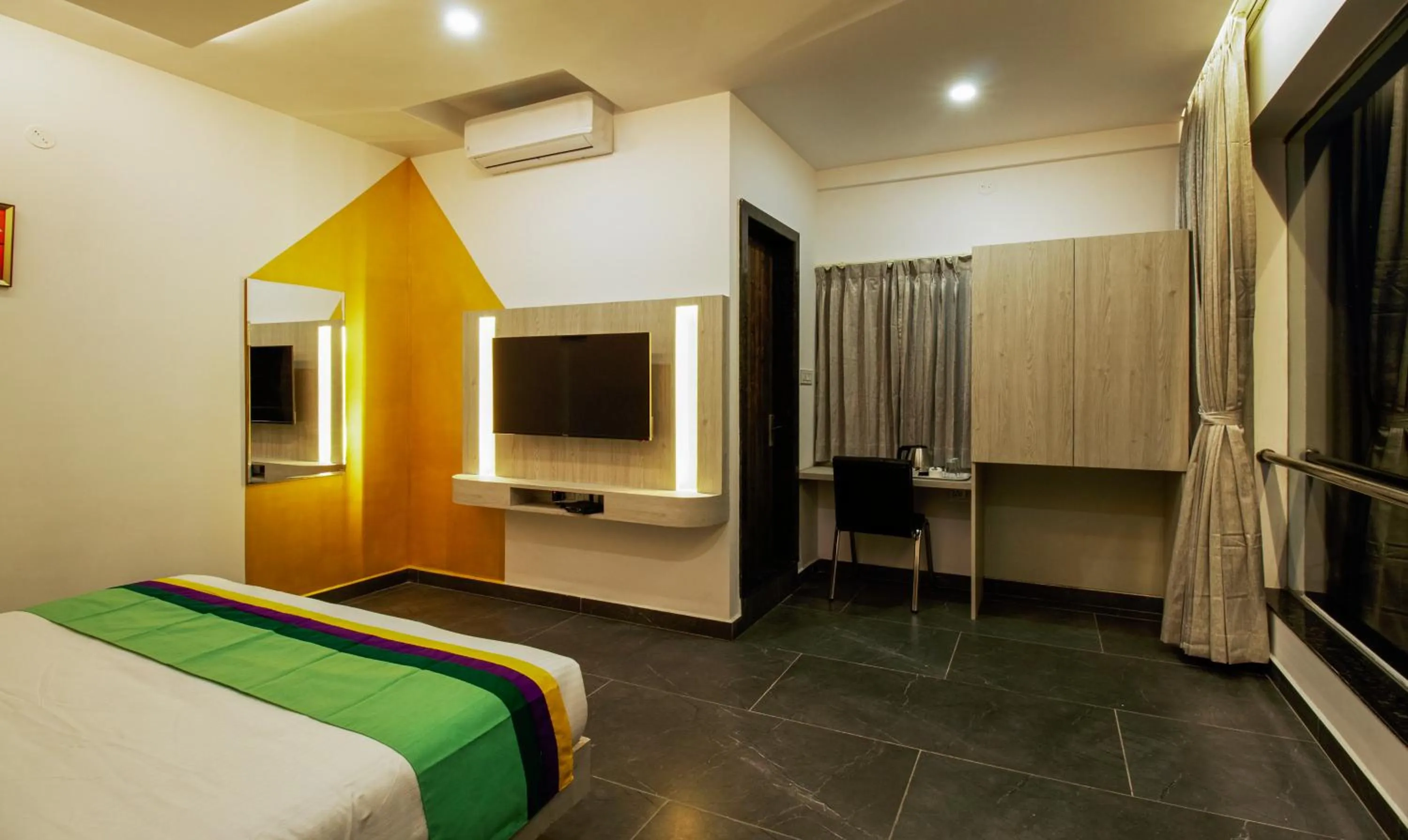 Bedroom, Bed in Itsy Hotels Silver Keys