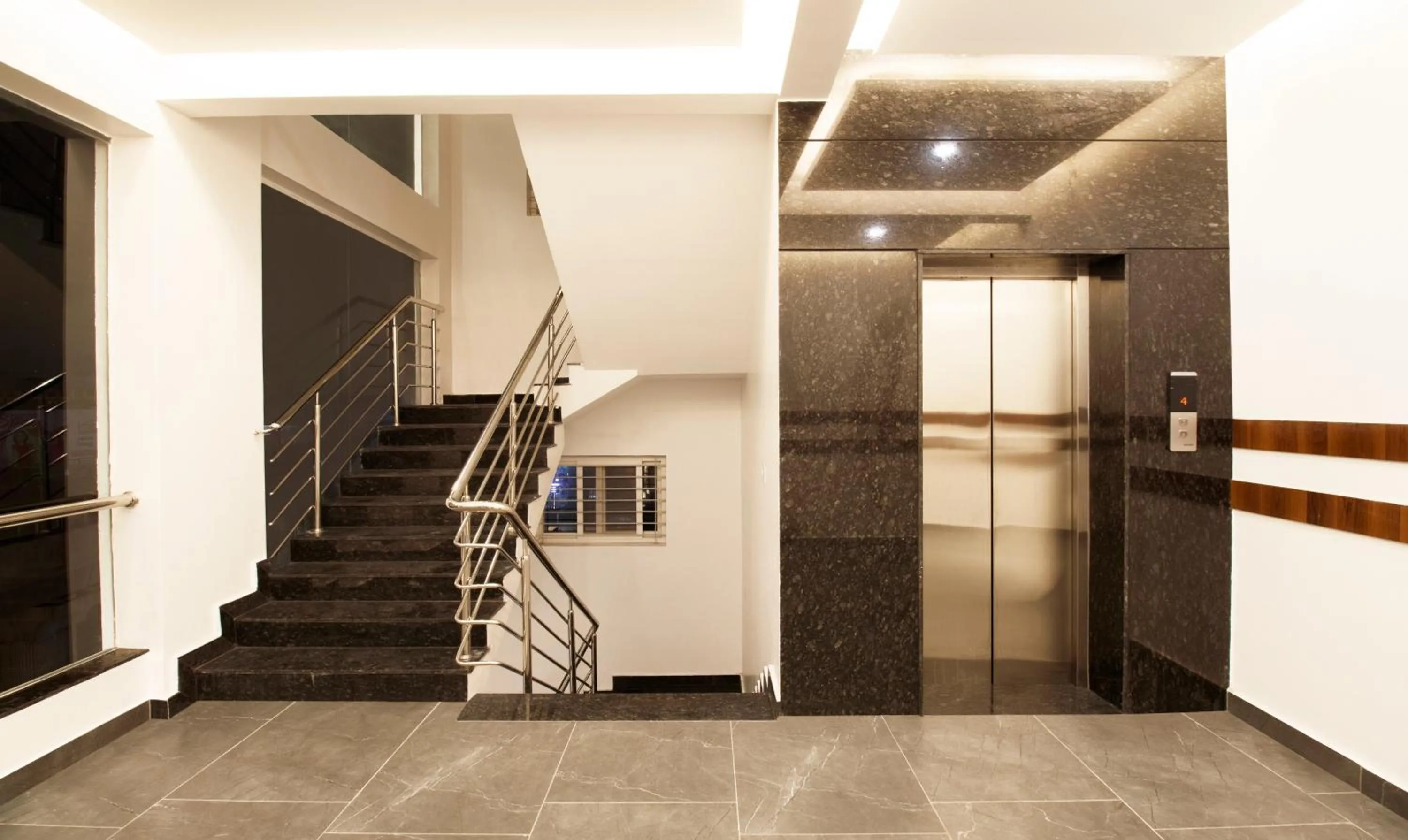 elevator in Itsy Hotels Silver Keys