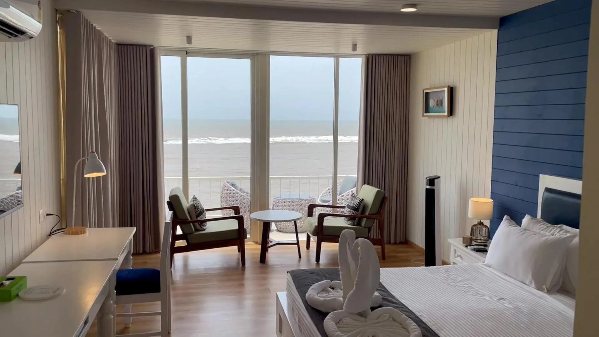 Bed in Praveg Beach Resort Diu, Chakratirth Beach