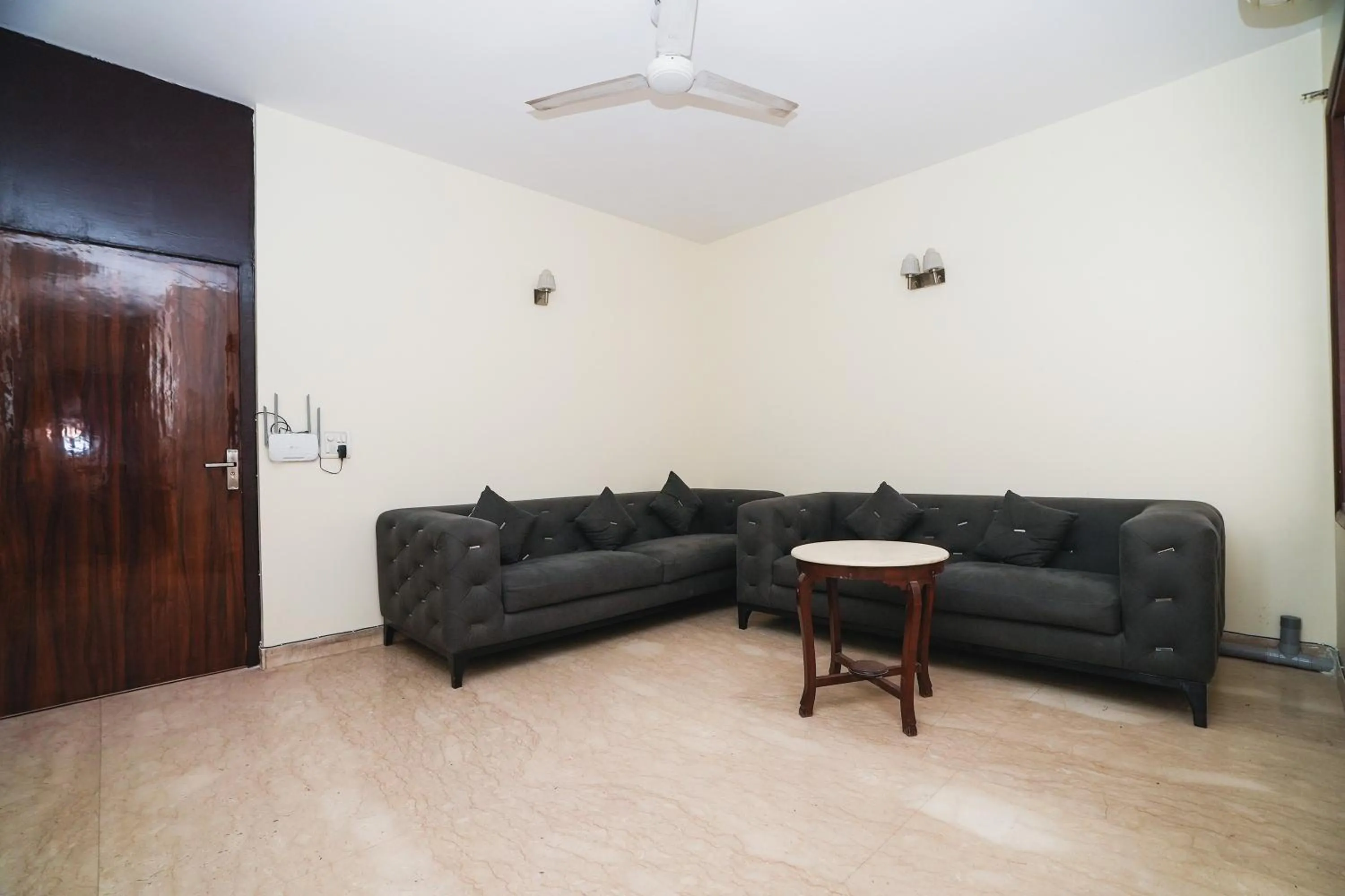 Lobby or reception in Mintstar Apartment and Suites, Chittaranjan Park