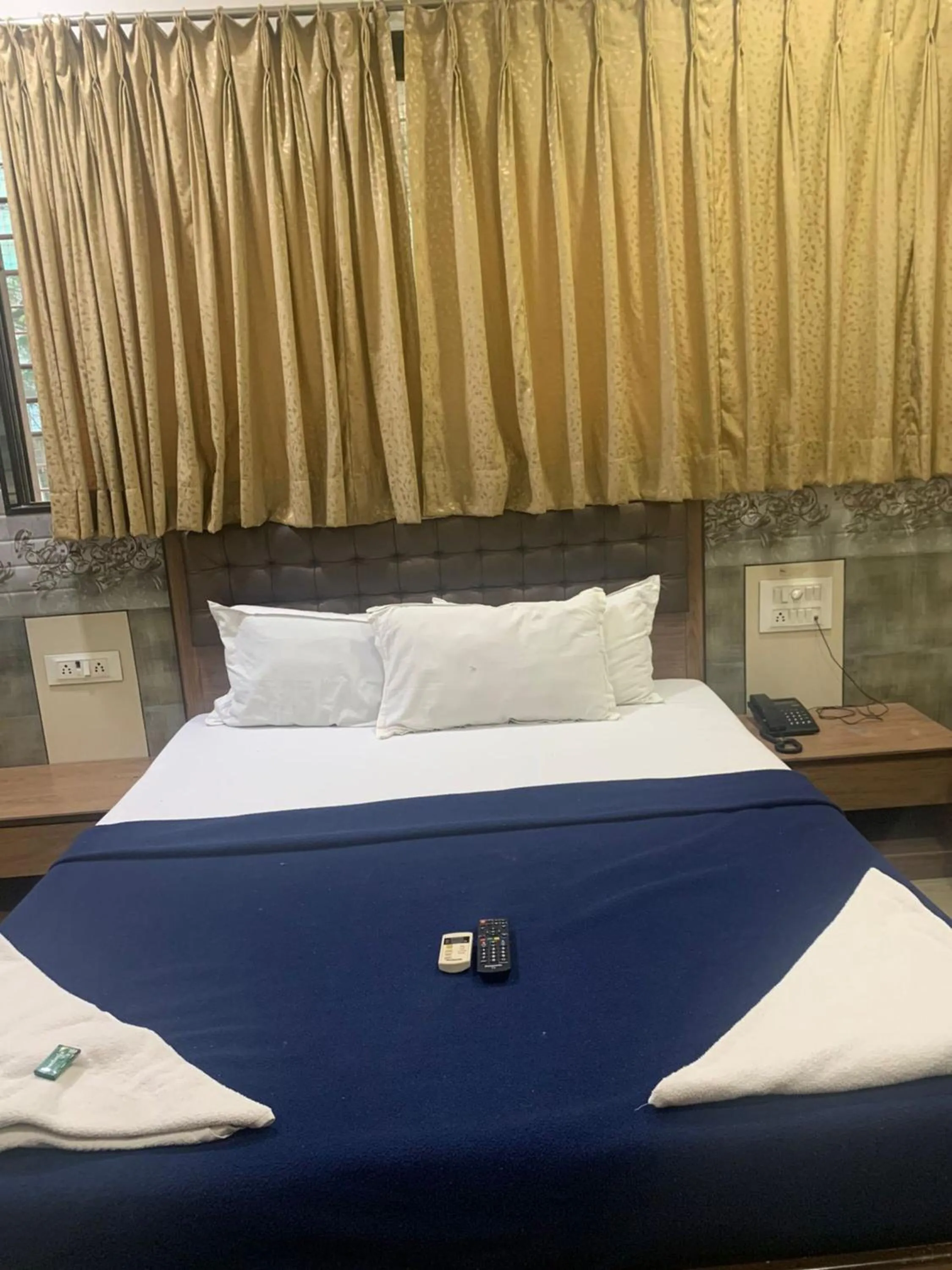 Bed in Hotel Royal Residency - Chembur