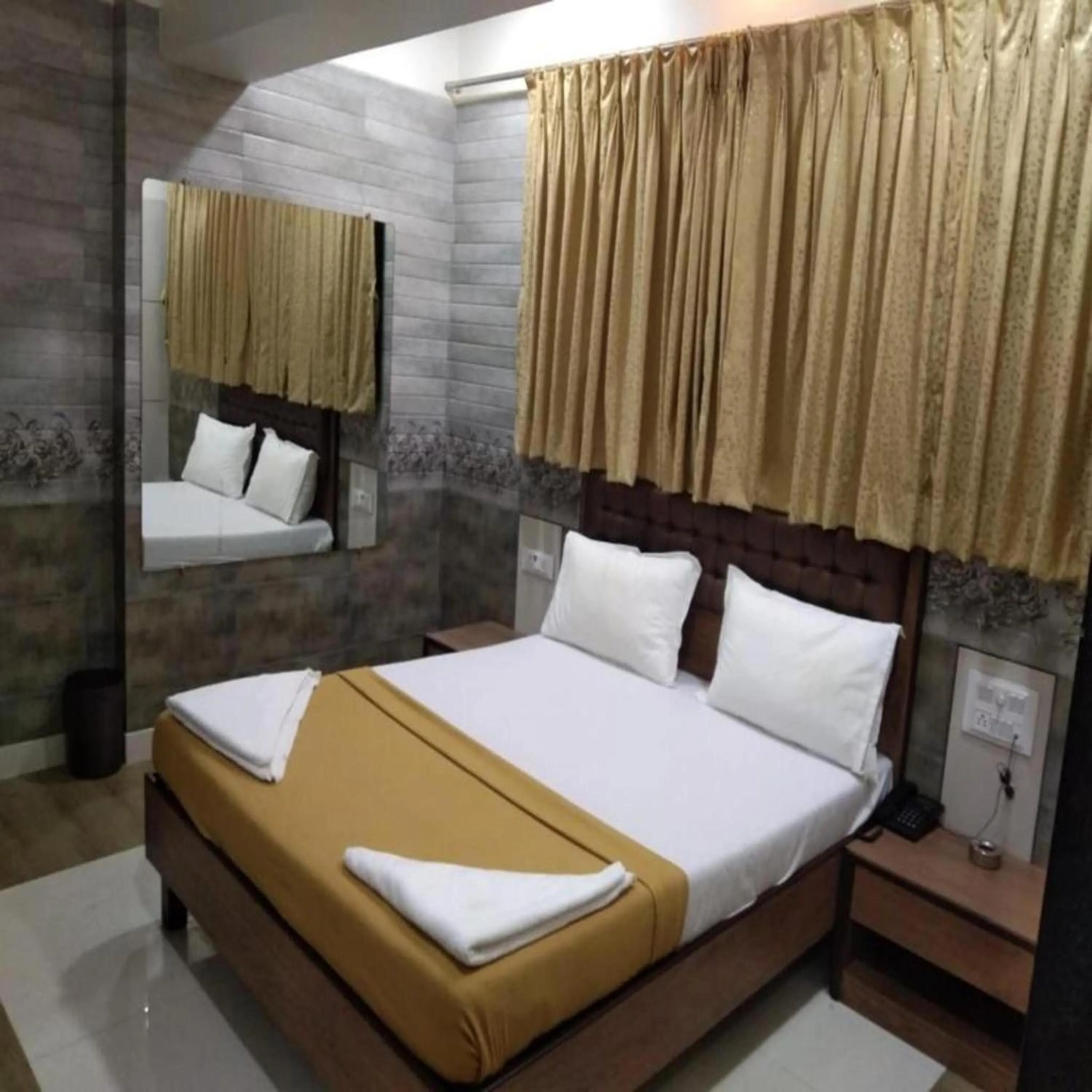 Bed in Hotel Royal Residency - Chembur