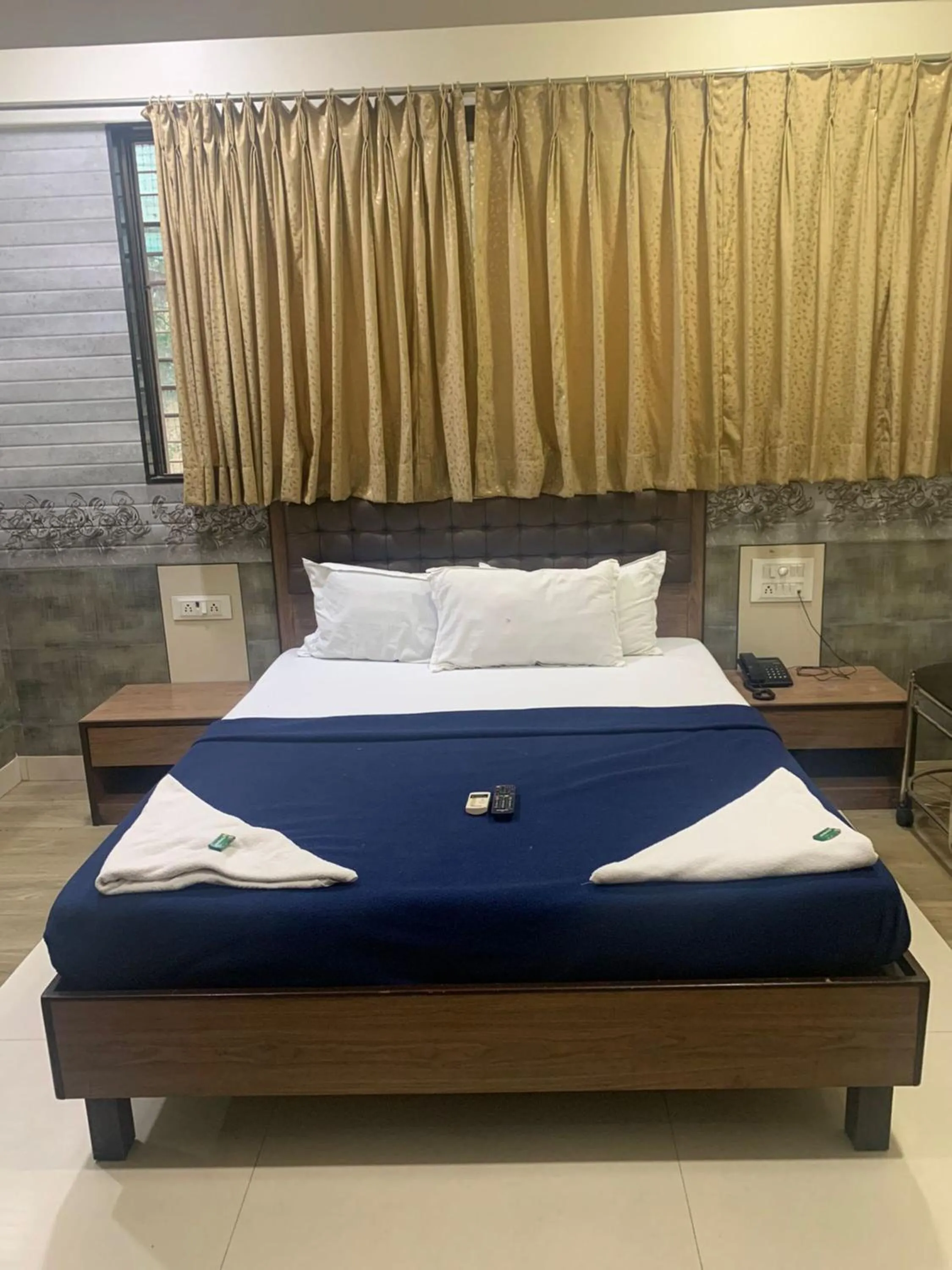 Bed in Hotel Royal Residency - Chembur