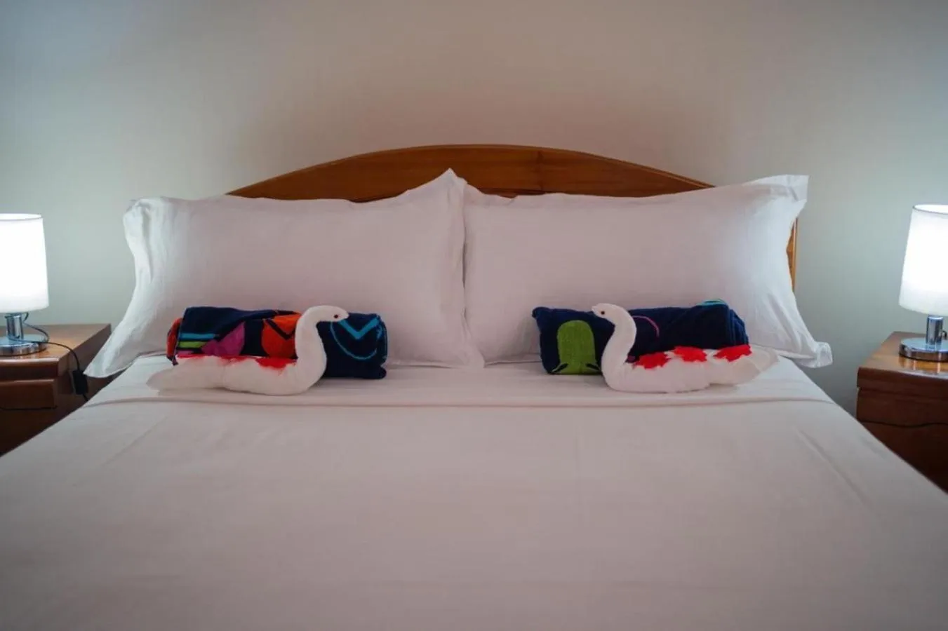 Bedroom, Bed in Gold Beach Resort