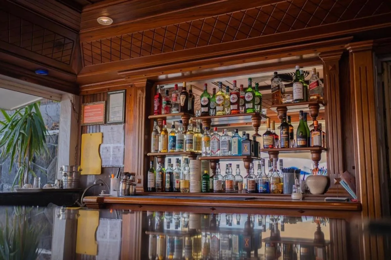 Nightclub / DJ in Gold Beach Resort