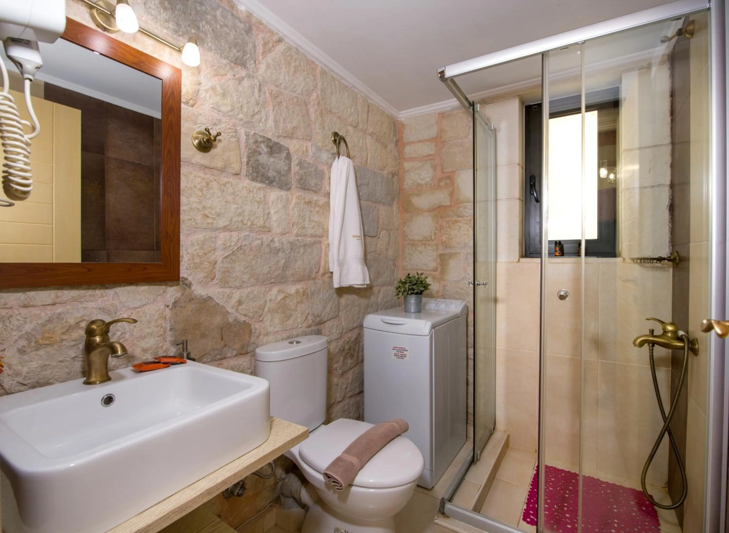 Shower in Villa Constancia