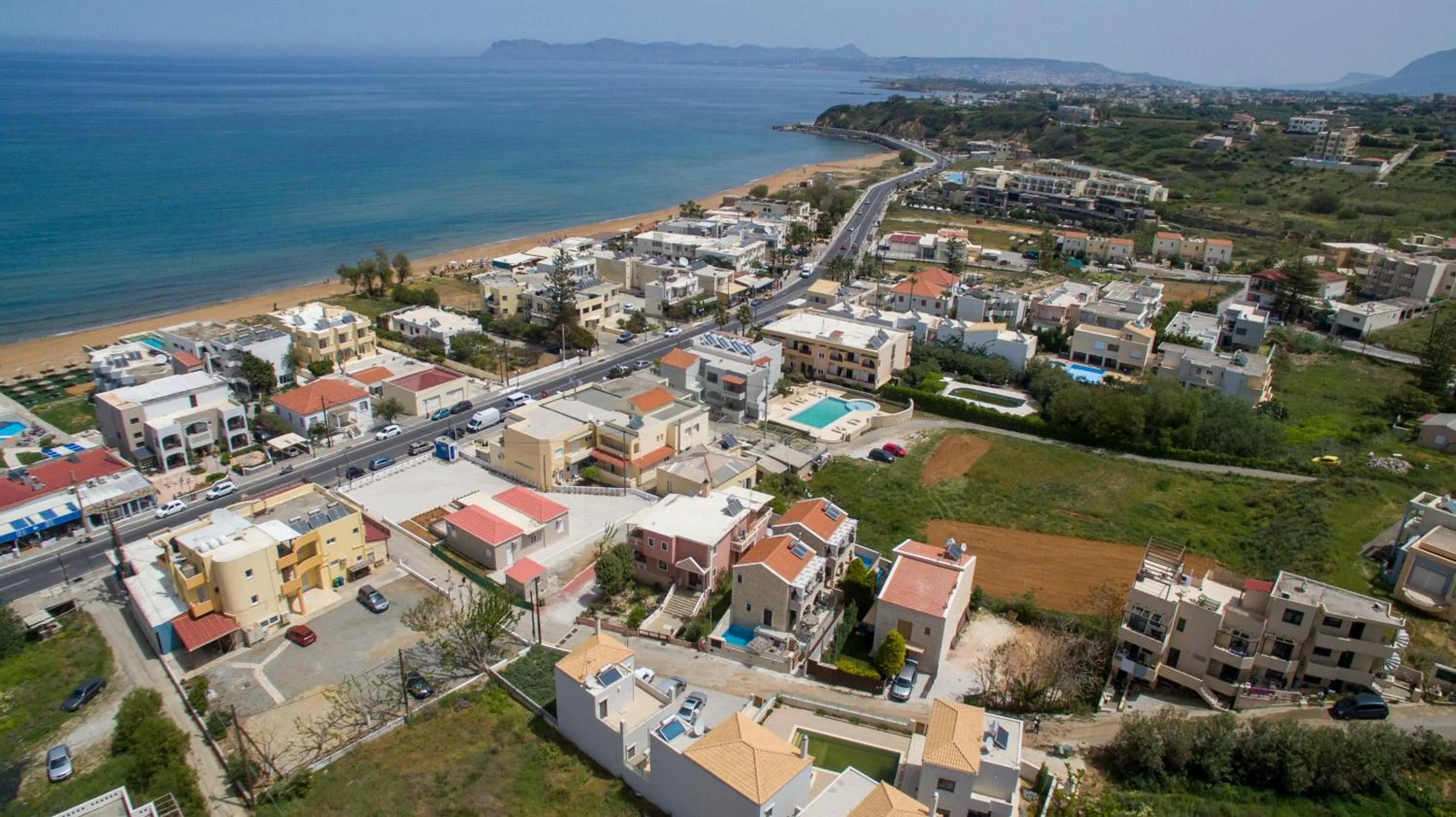 Property building in Villa Constancia