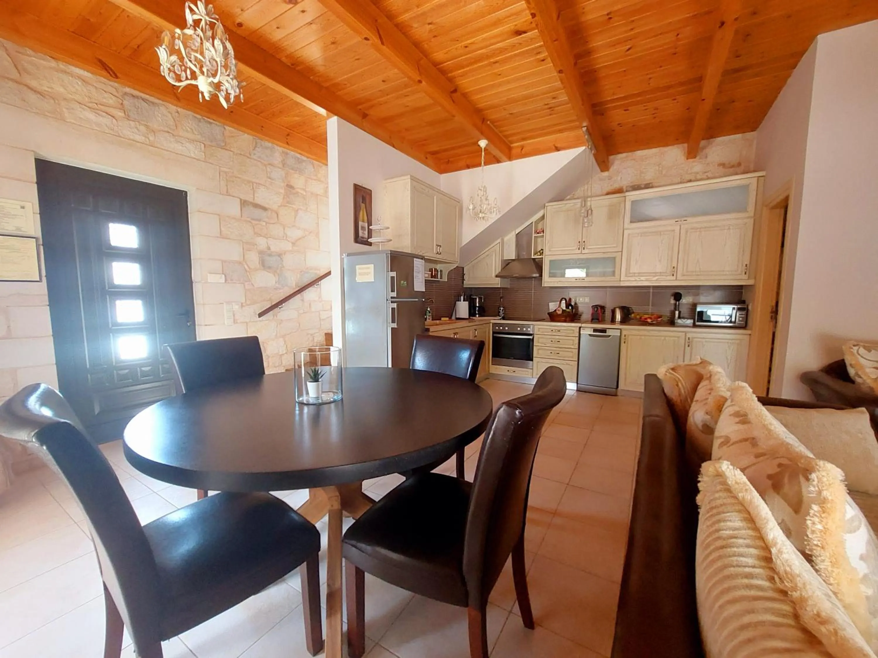 Property building in Villa Constancia