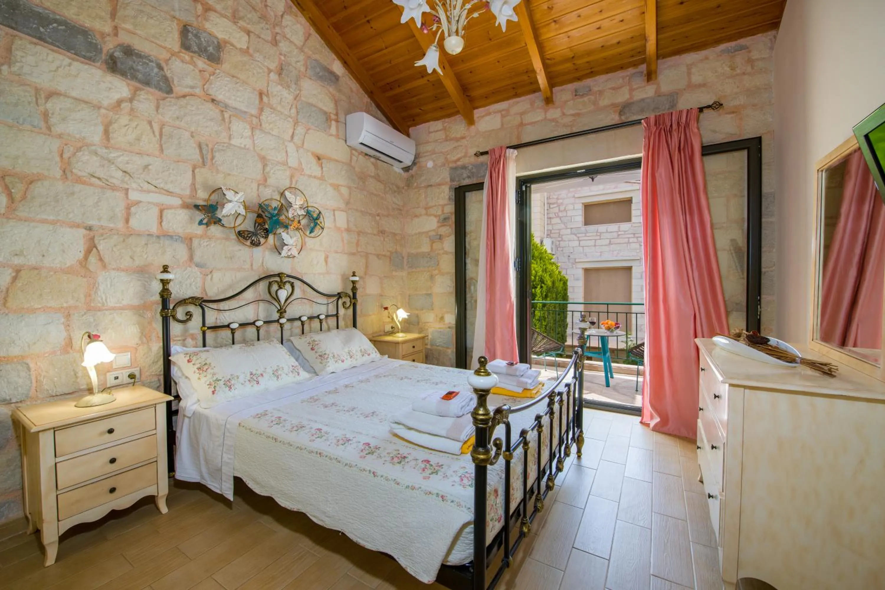 Bedroom, Bed in Villa Constancia