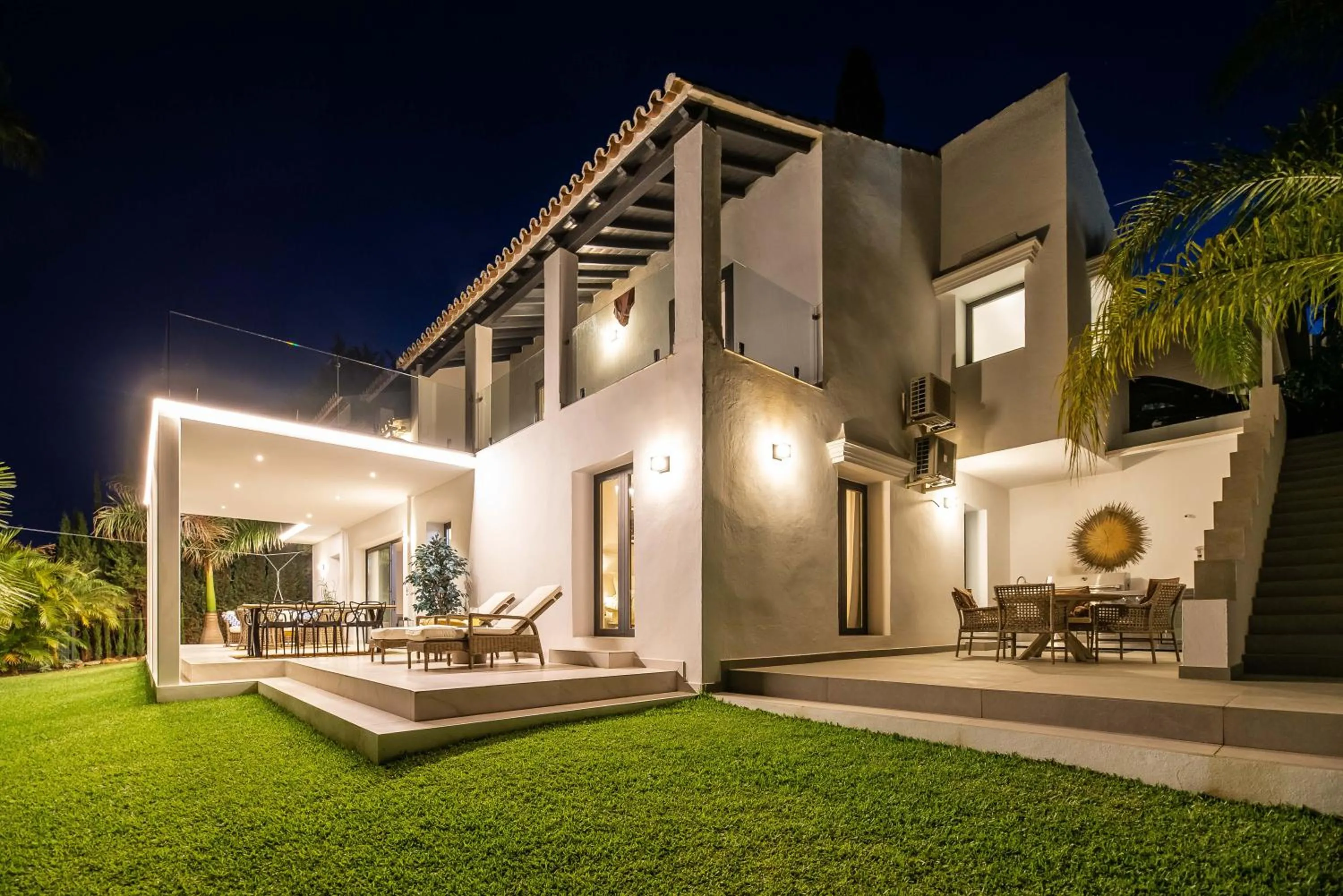 Top Renovated 4BDRM Luxury Villa - Frontline Golf
