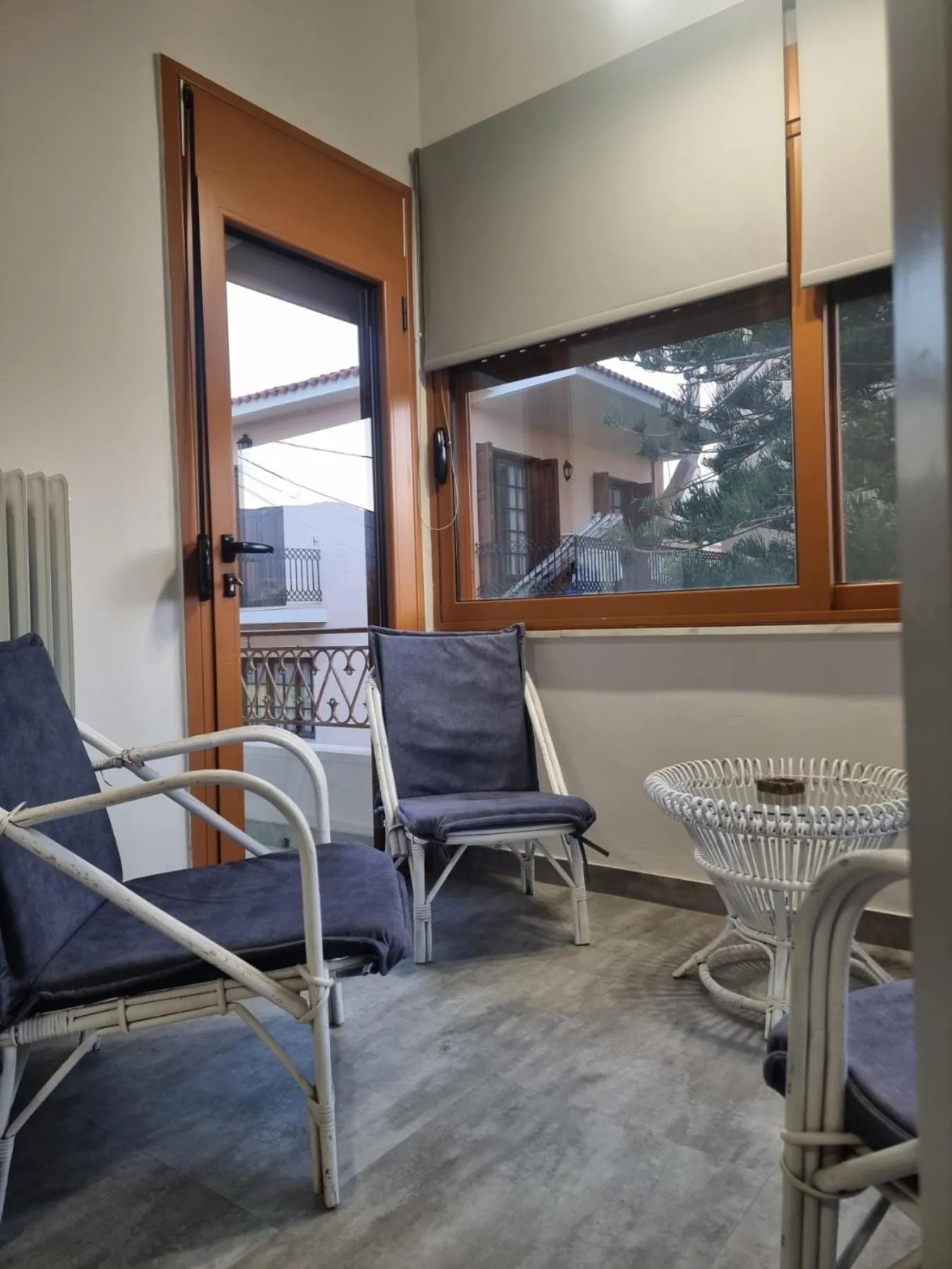 Apartment with Balcony - single occupancy in Castle luxury home
