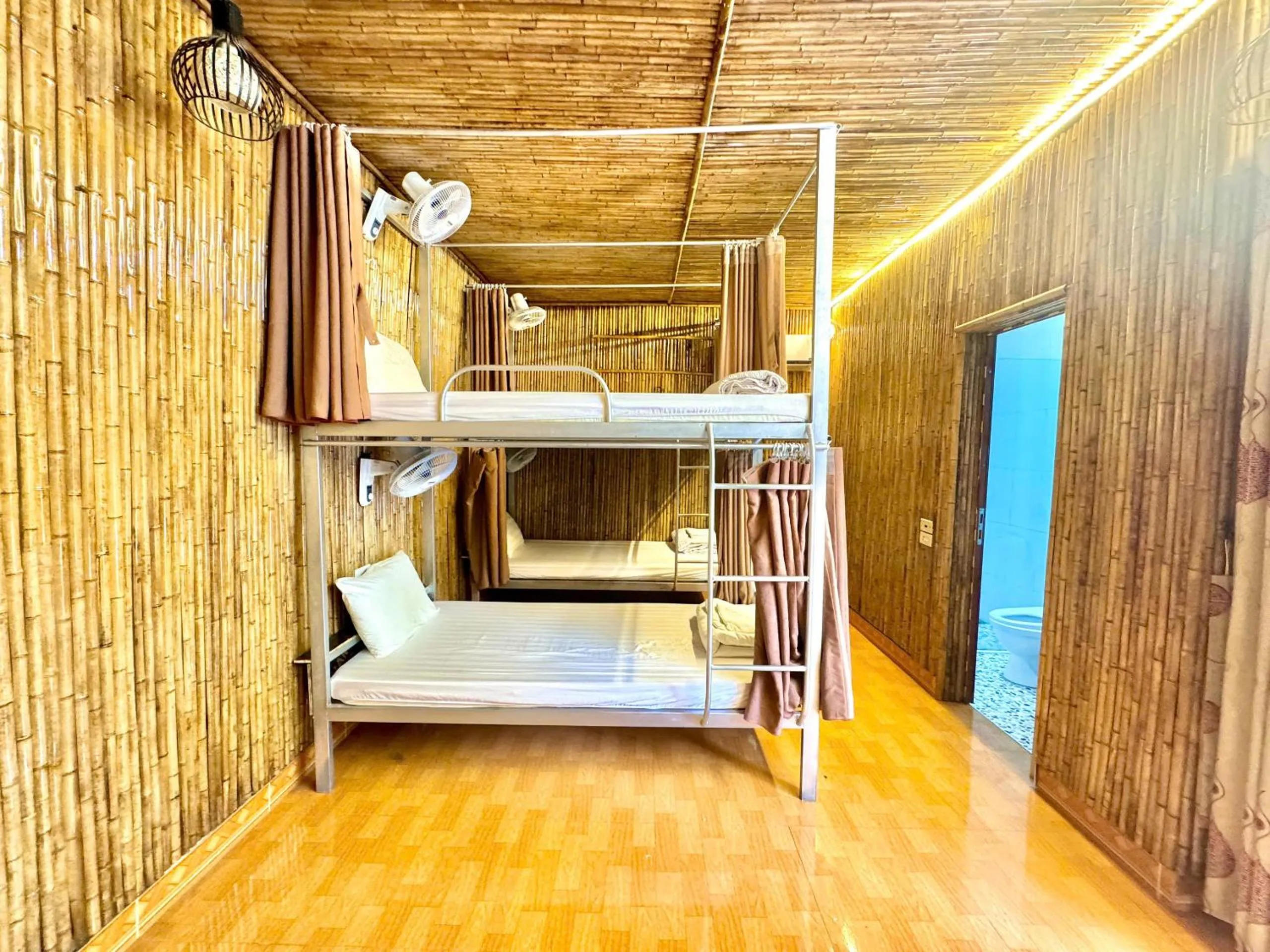 bunk bed, Bed in Tuan Ngoc Hotel