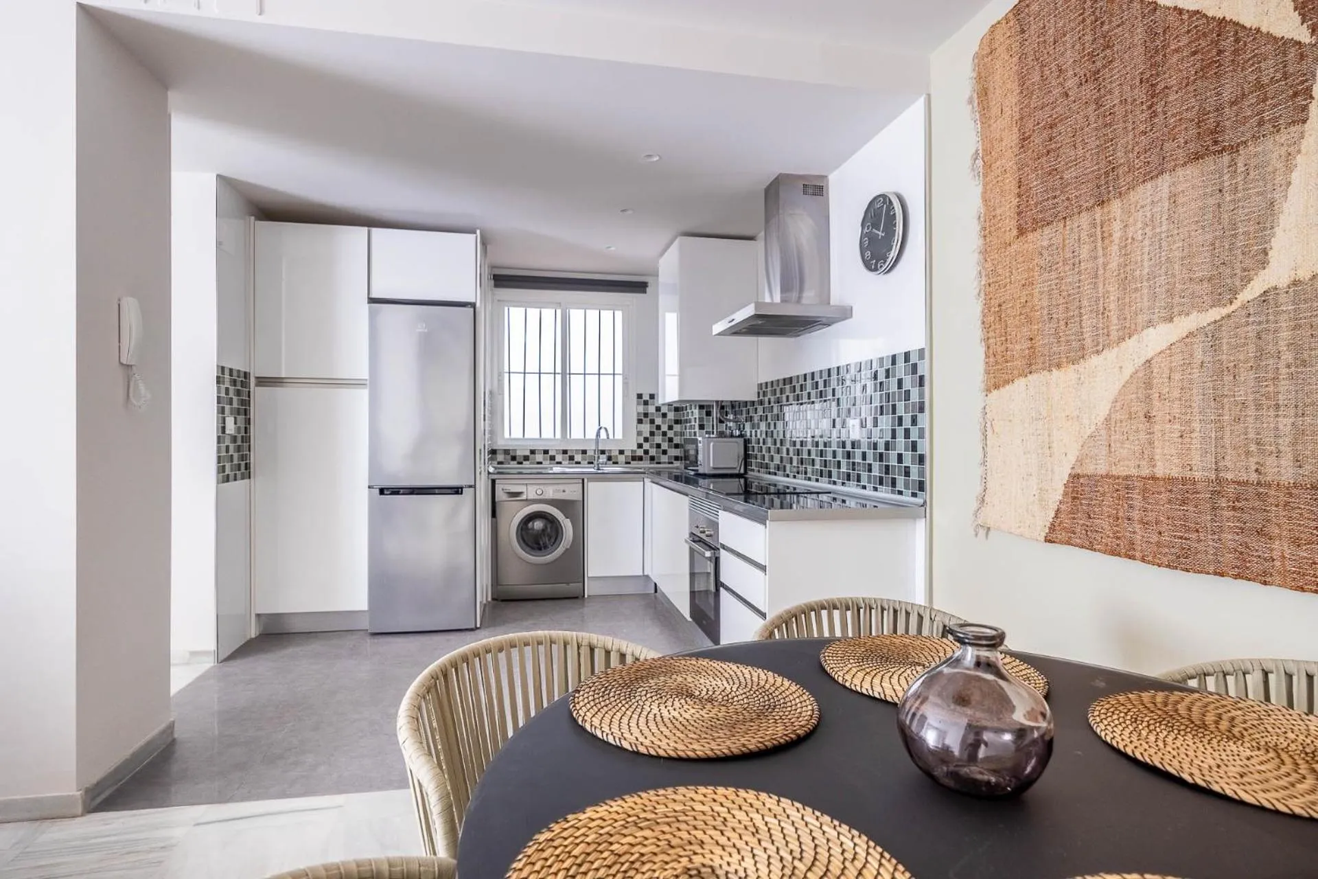Communal kitchen in Amplísimo apartamento de diseño nuevo en el corazón de Triana, Parking included