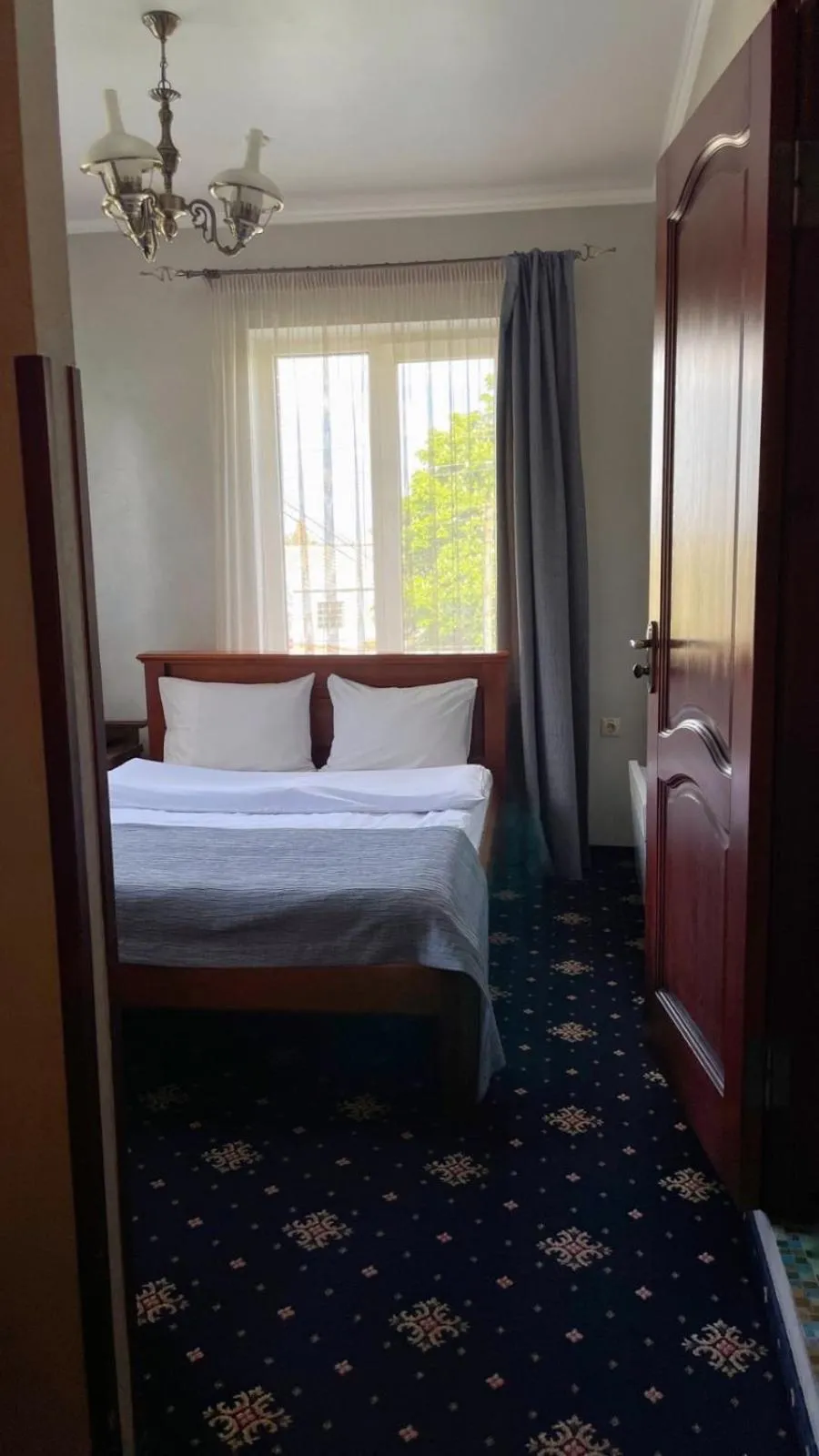 Bedroom, Bed in Pivdenna Brama