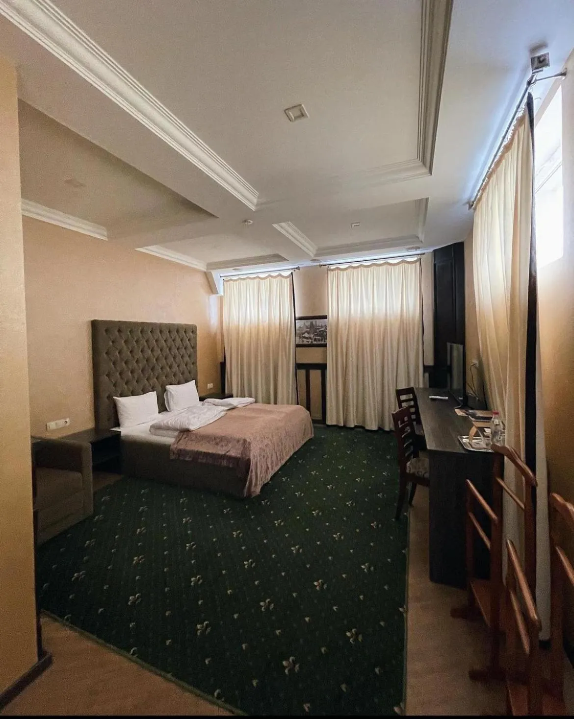 TV and multimedia, Bed in Pivdenna Brama