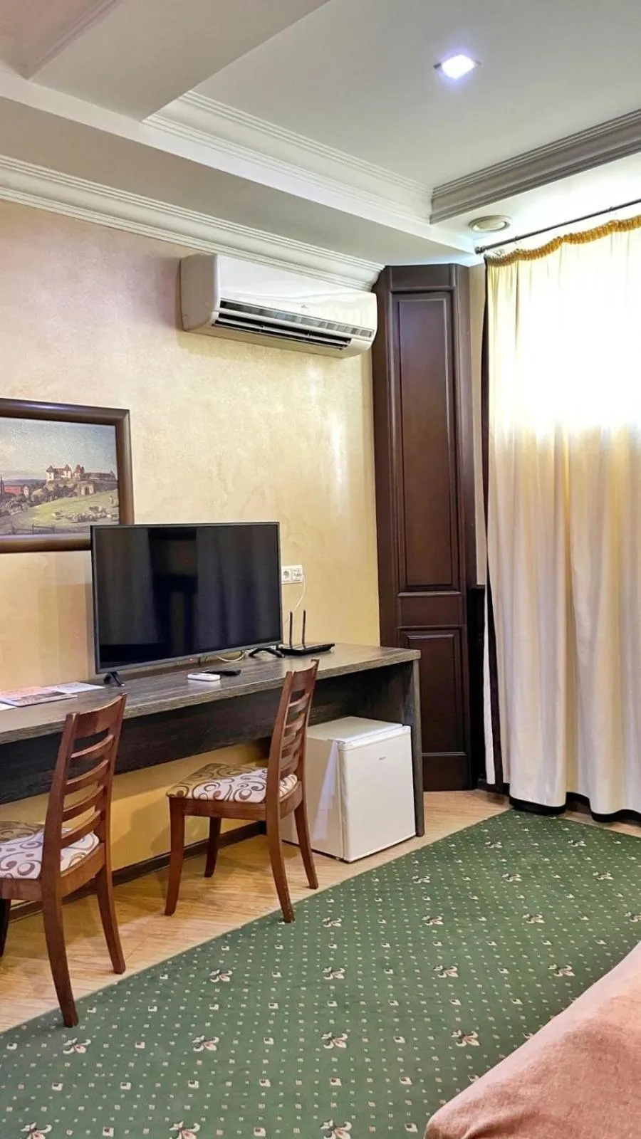 TV and multimedia in Pivdenna Brama