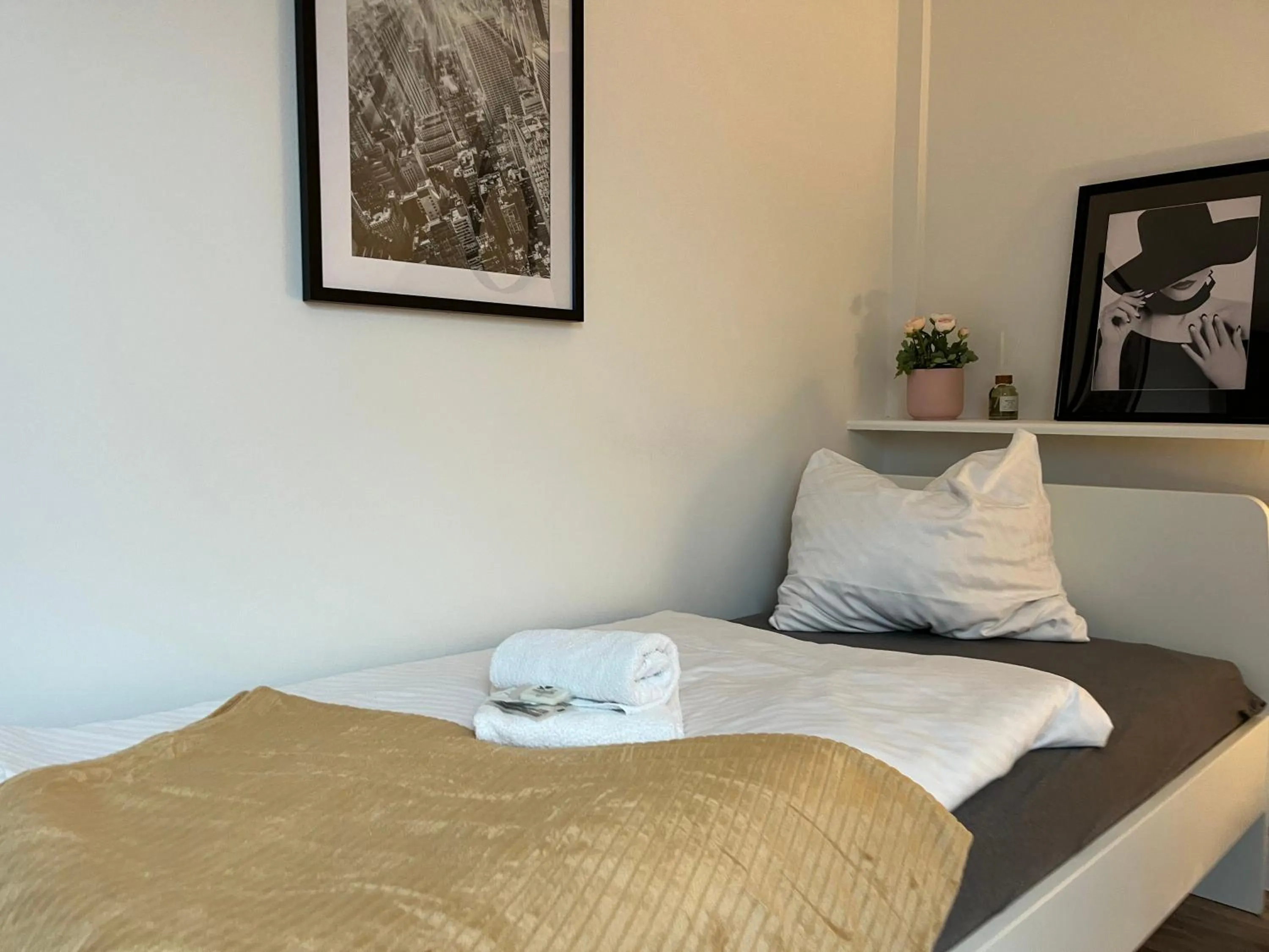 Bed in Mythos Hotel Oranienburg