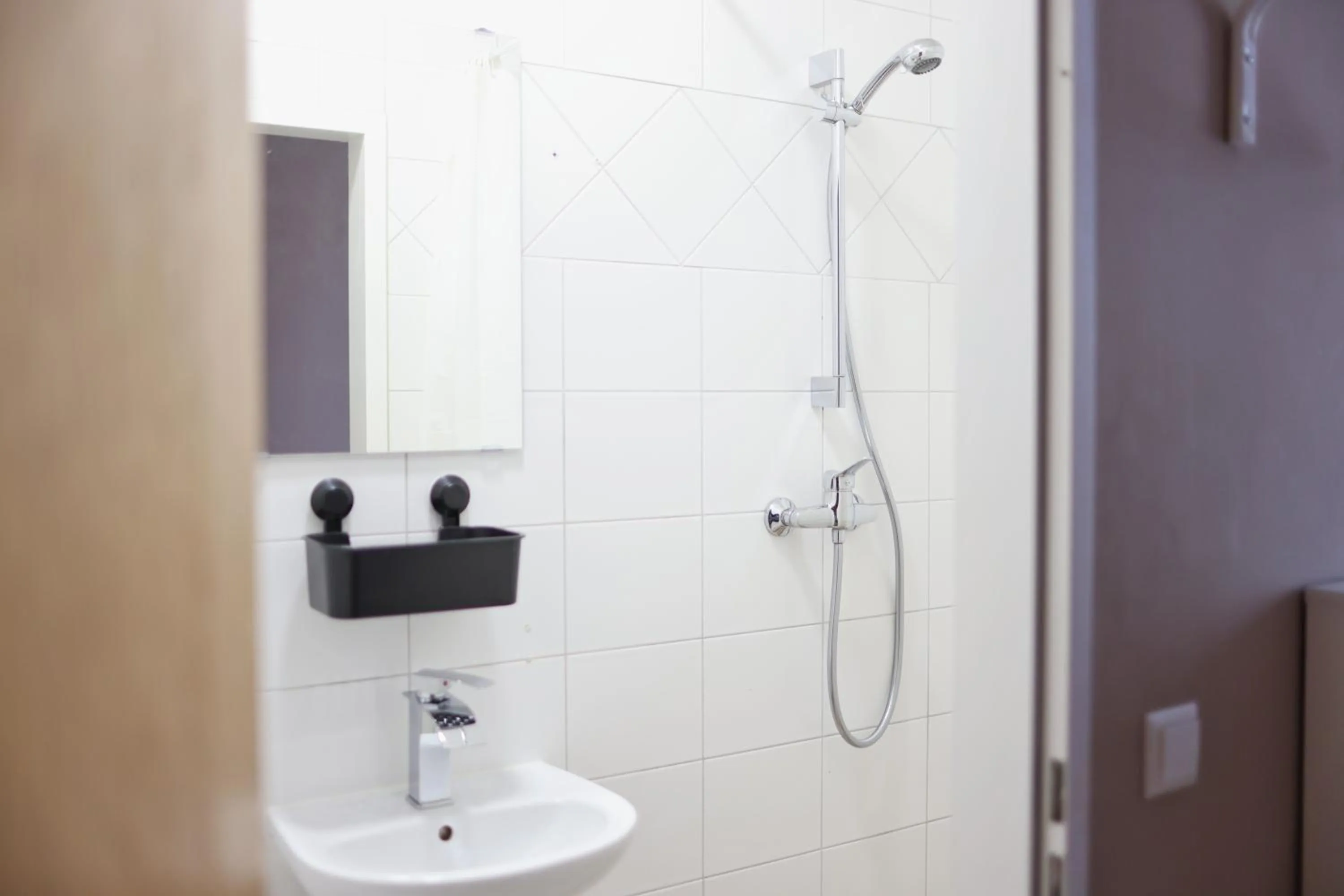 Shower in Mythos Hotel Oranienburg