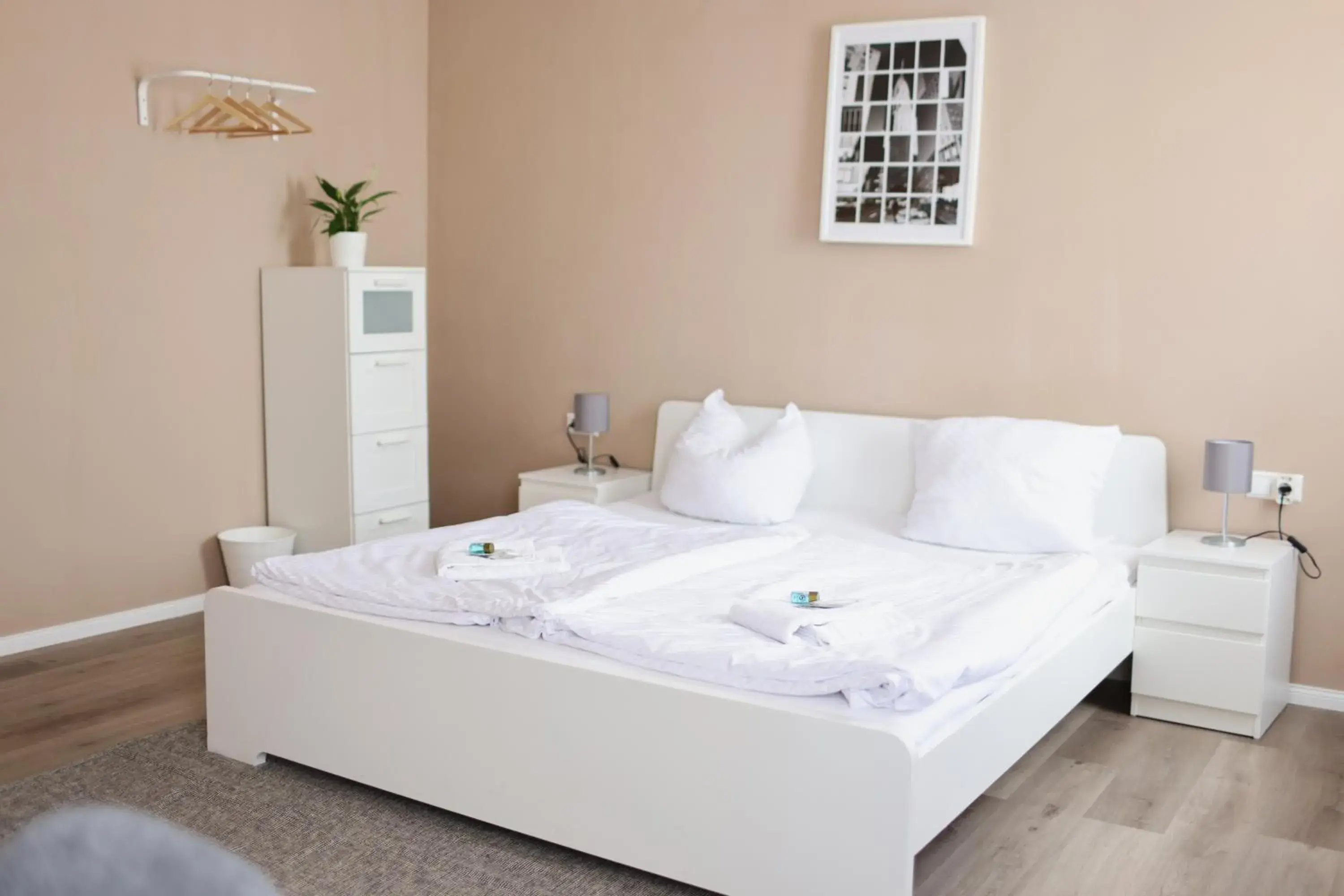 Double Room with Private Bathroom in Mythos Hotel Oranienburg Double Room with Private Bathroom in Mythos Hotel Oranienburg