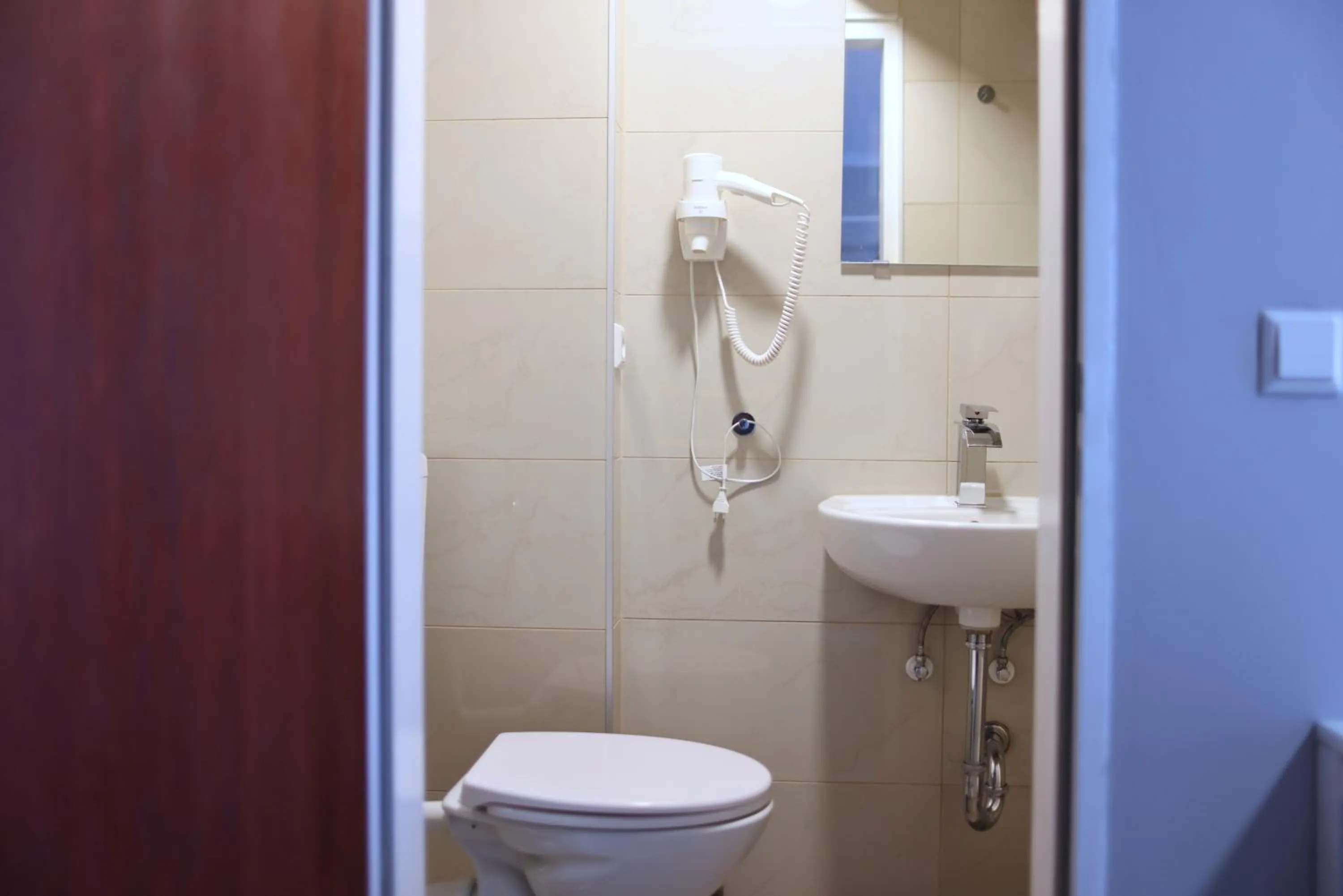 Shower in Mythos Hotel Oranienburg