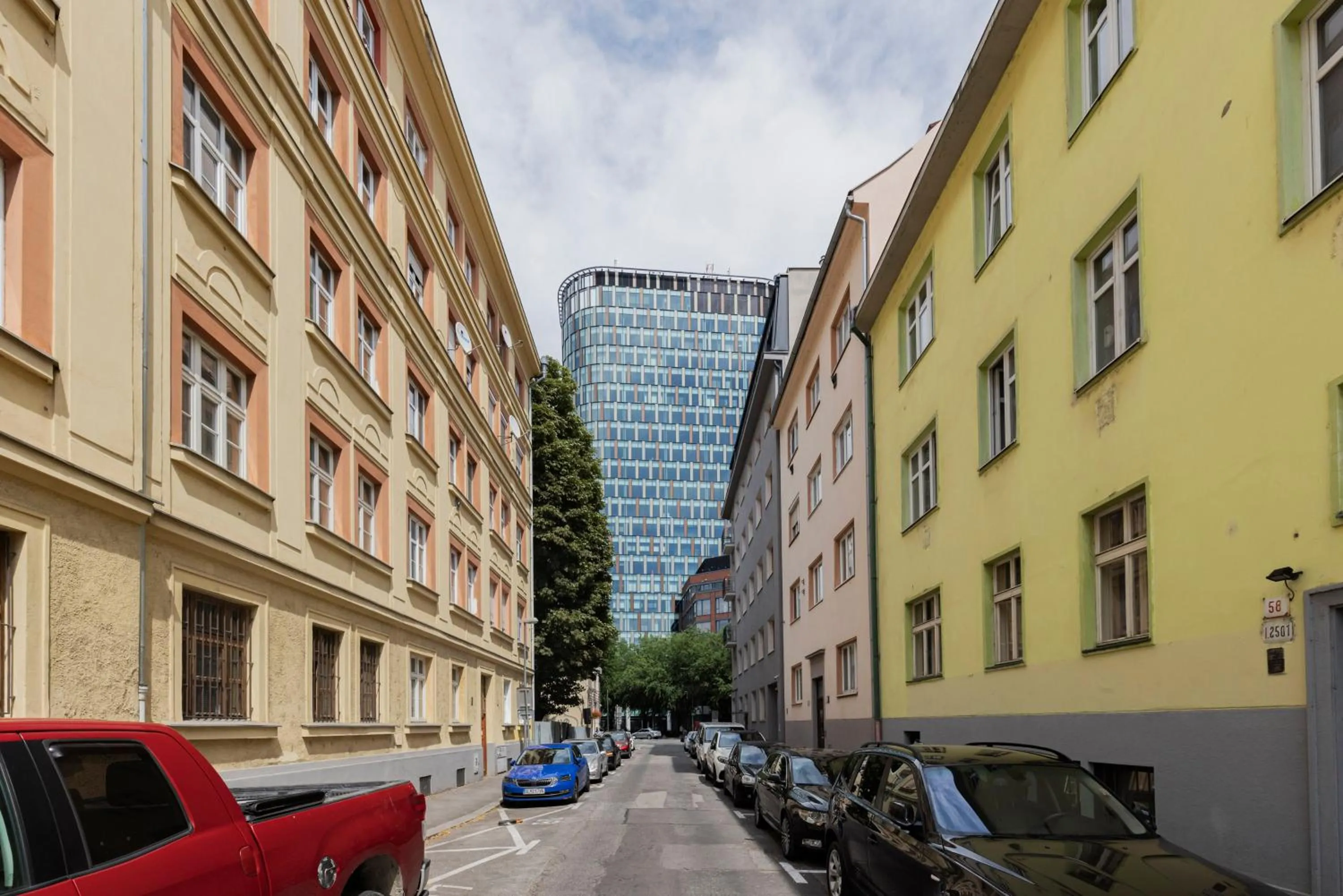 Property building in GENeve - old town apartment Bratislava