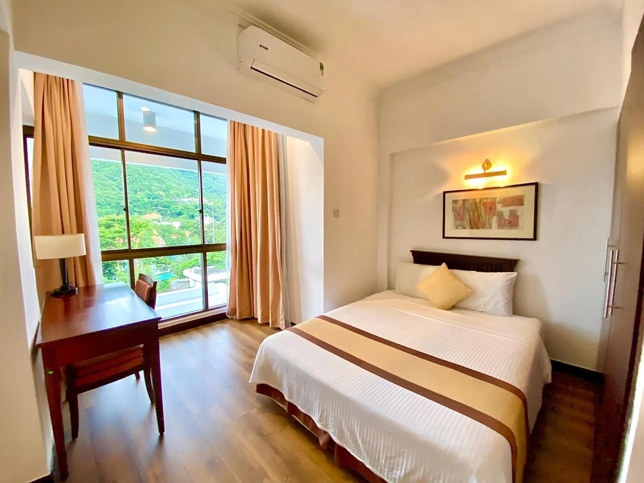 Bedroom, Bed in Ocean Sunrise Vung Tau