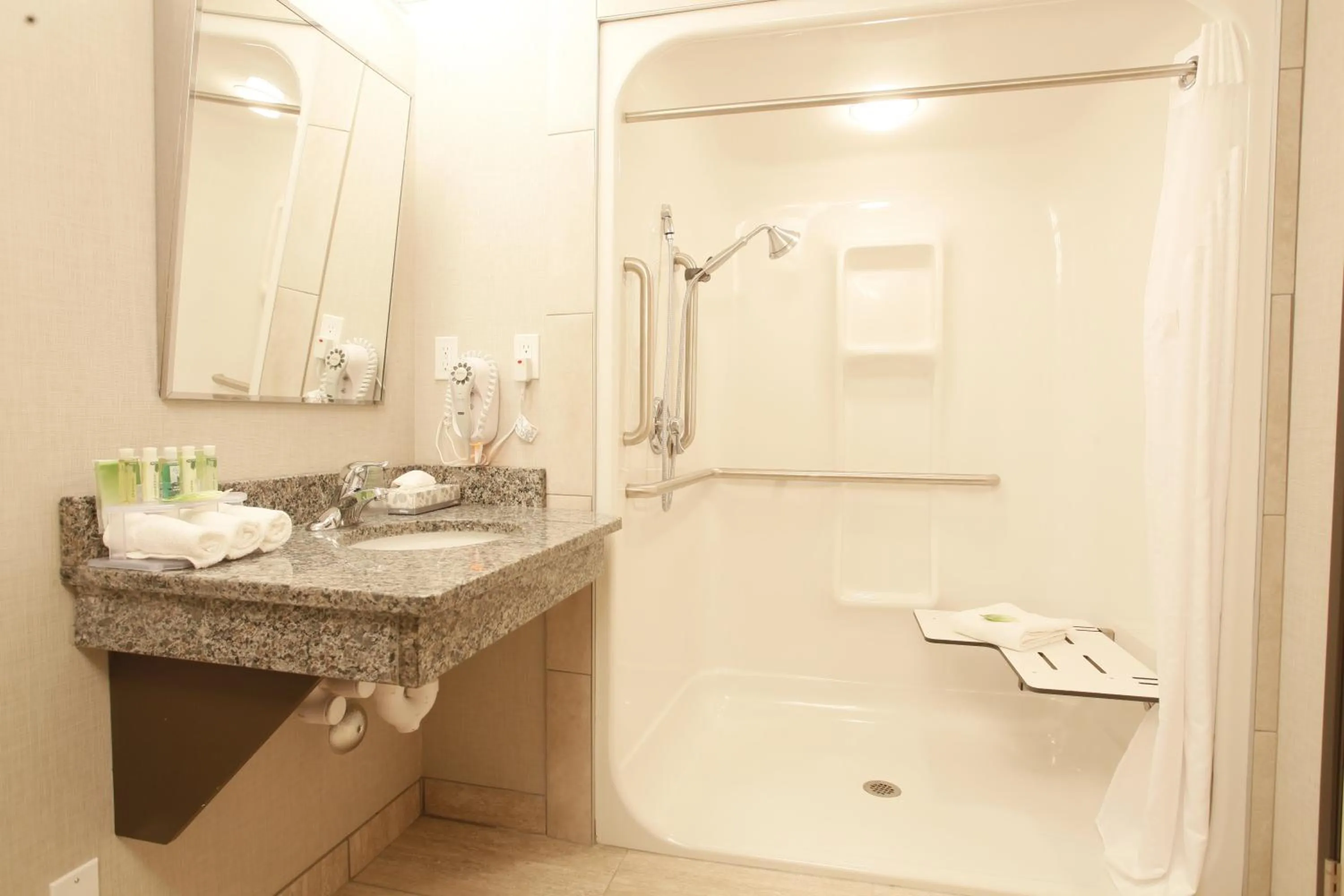 Photo of the whole room in Holiday Inn Express Fort St John by IHG