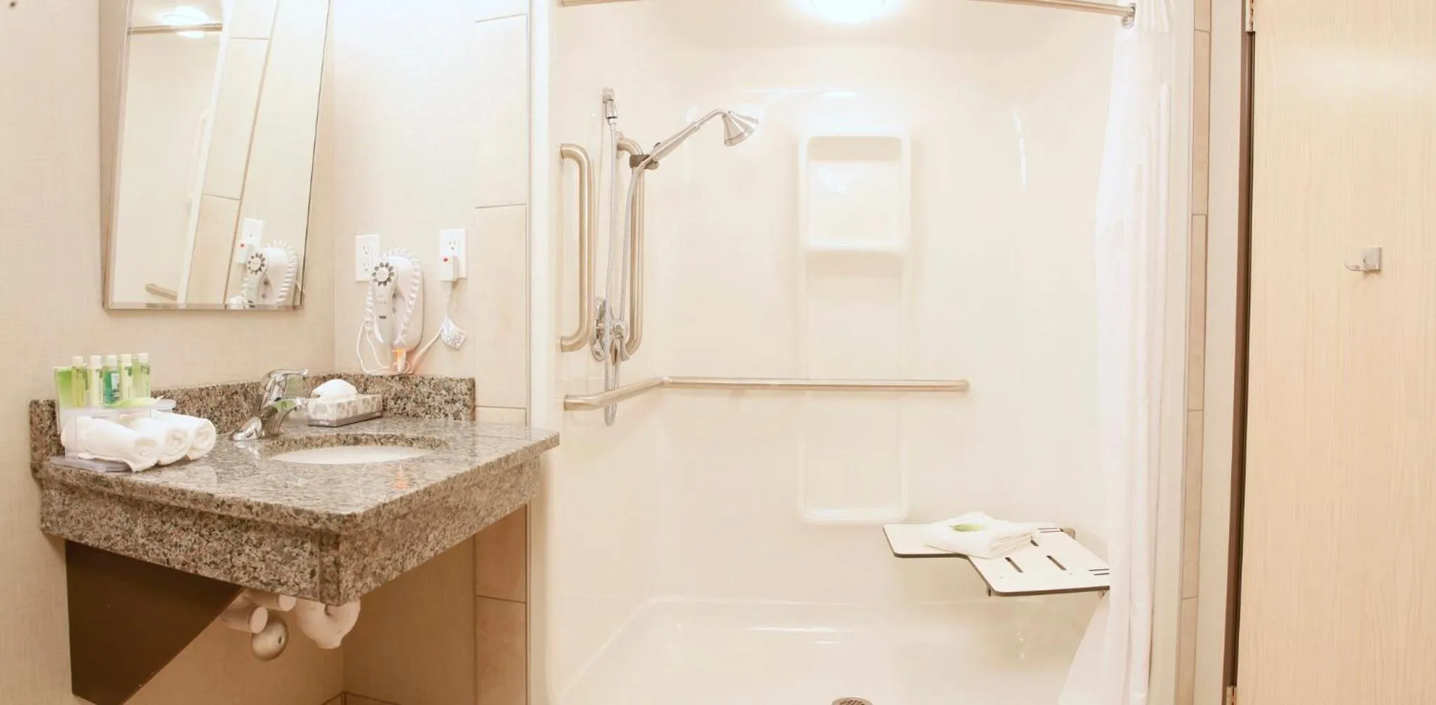 Photo of the whole room in Holiday Inn Express Fort St John by IHG