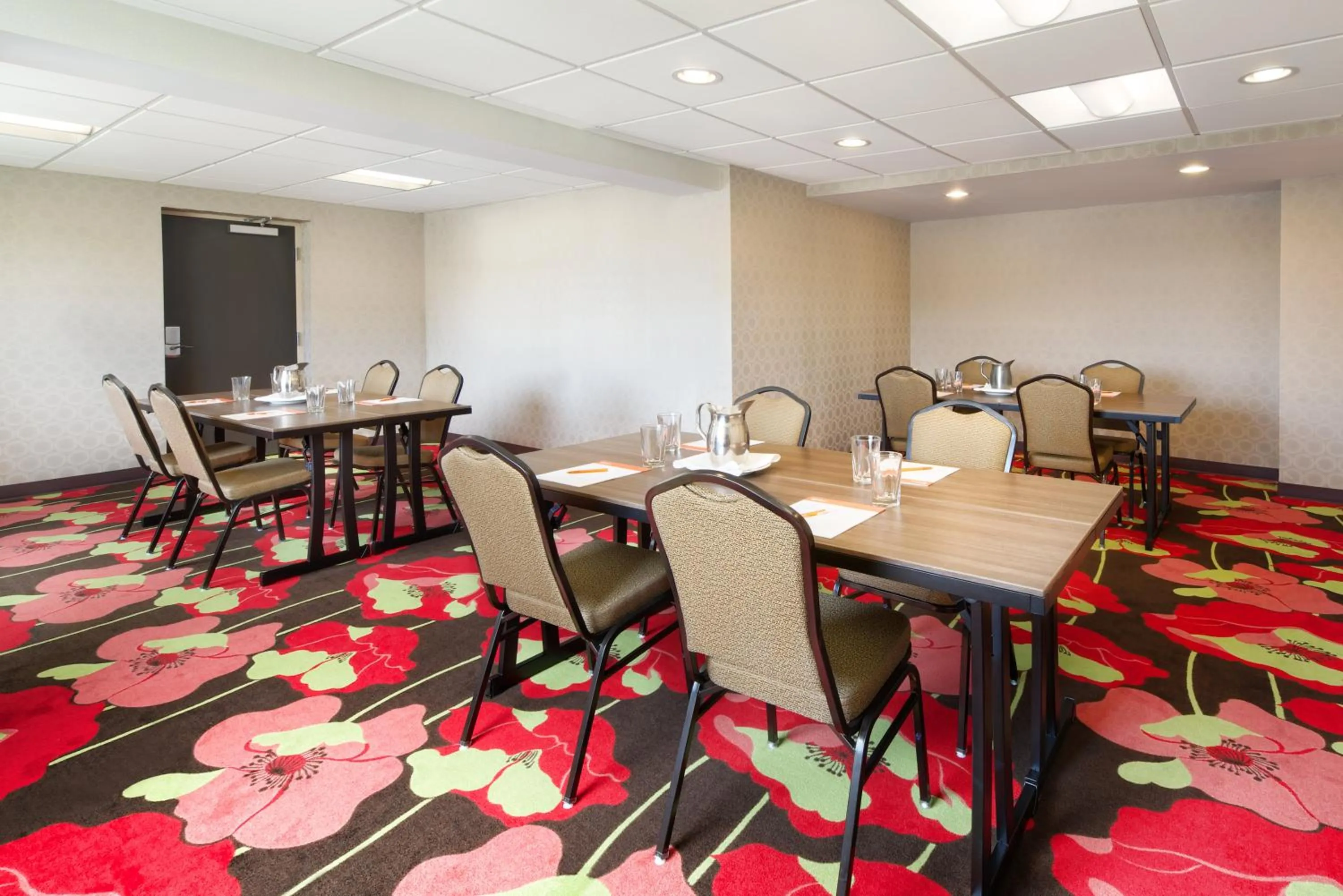 Meeting/conference room in Hotel Indigo Cleveland Beachwood by IHG