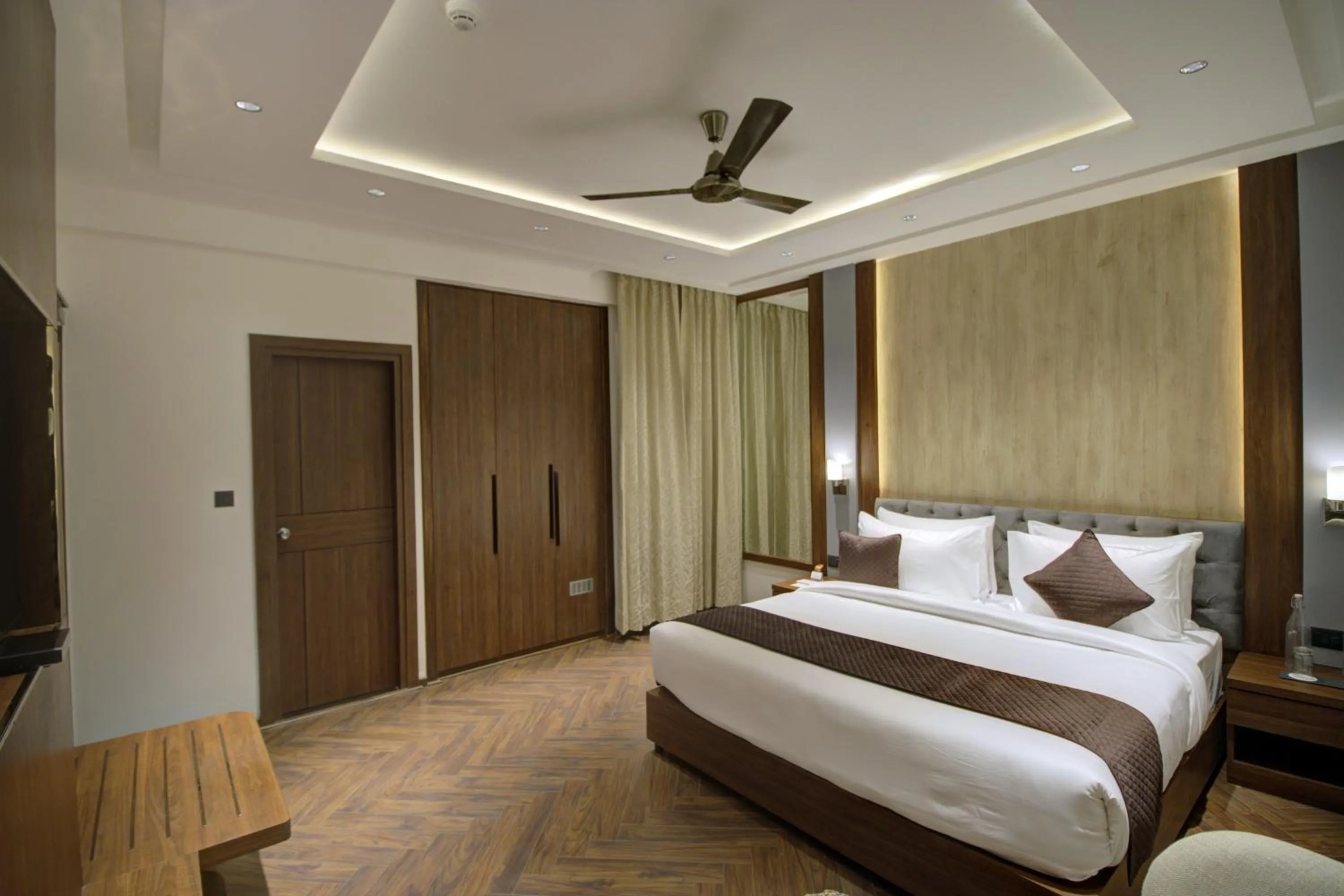 Bed in Cygnett Collection K K Hotel