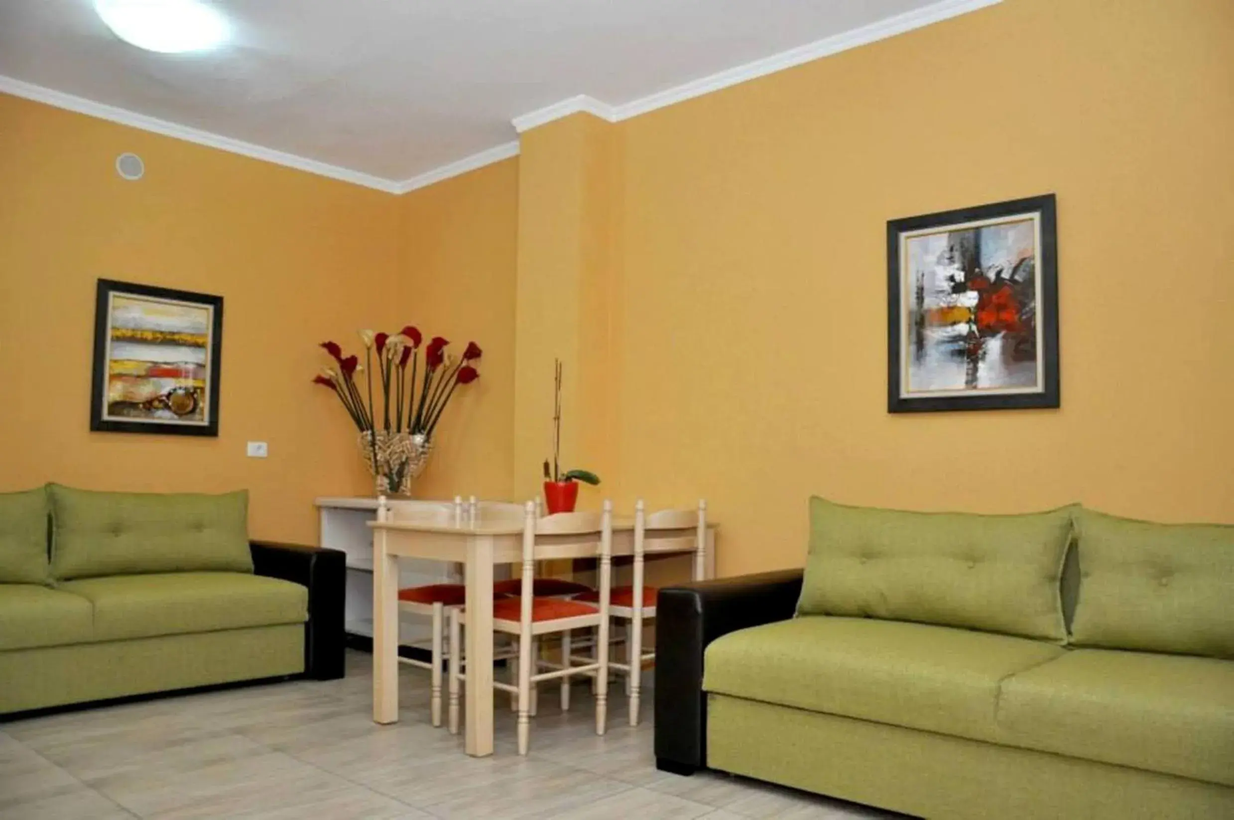 Family Room with Balcony in Hotel Vila Lule Family Room with Balcony in Hotel Vila Lule