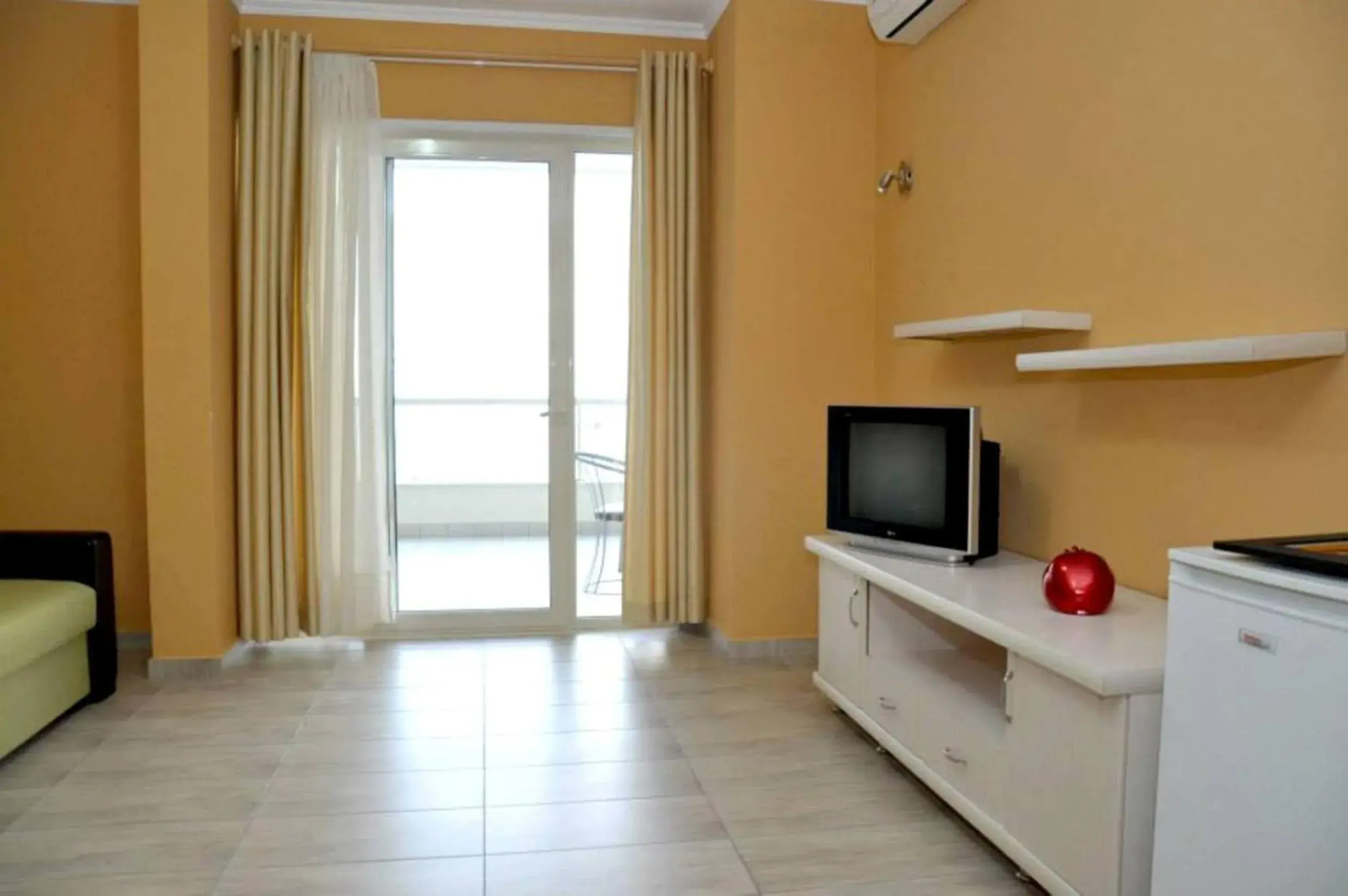 Double Room with Balcony in Hotel Vila Lule Double Room with Balcony in Hotel Vila Lule