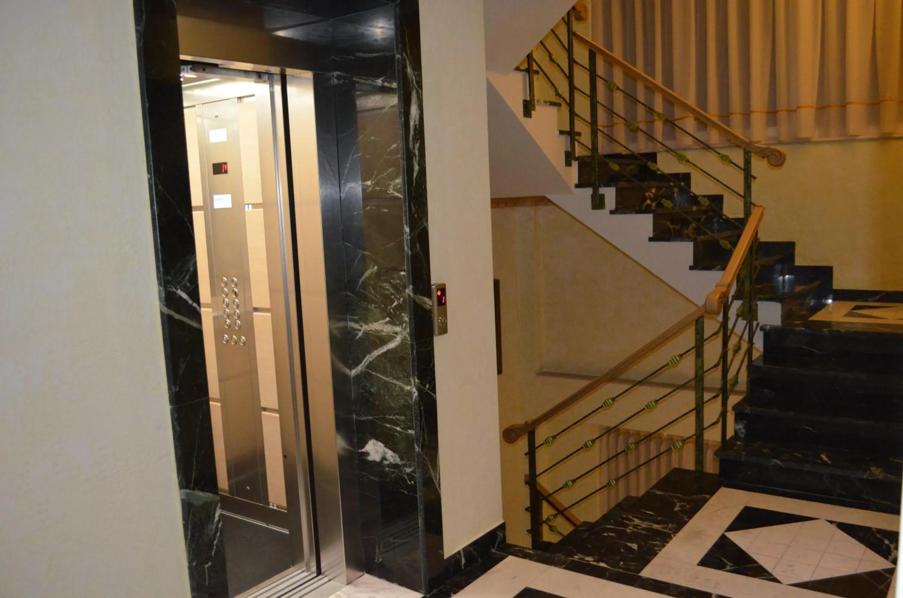 Area and facilities in Hotel Mustang