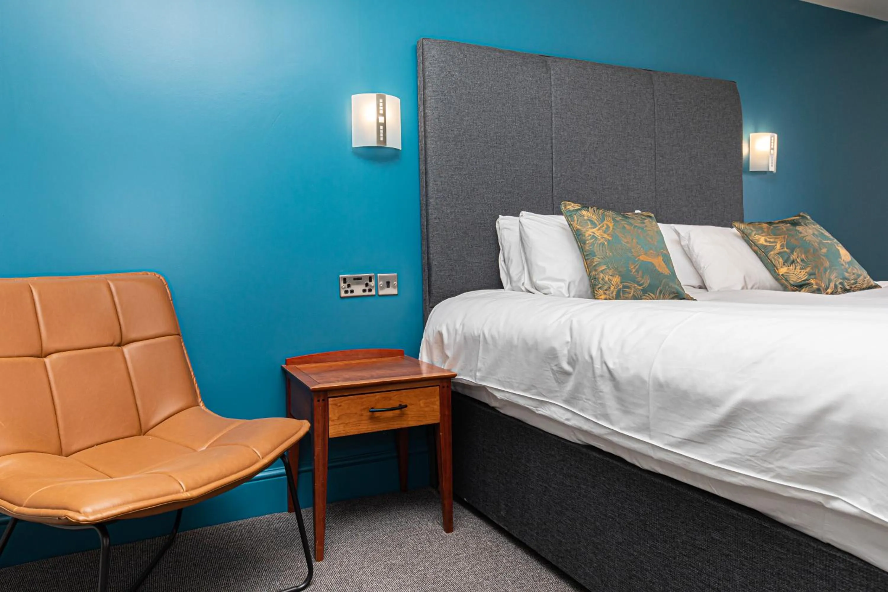 Bedroom, Bed in Springfield Hotel & Health Club