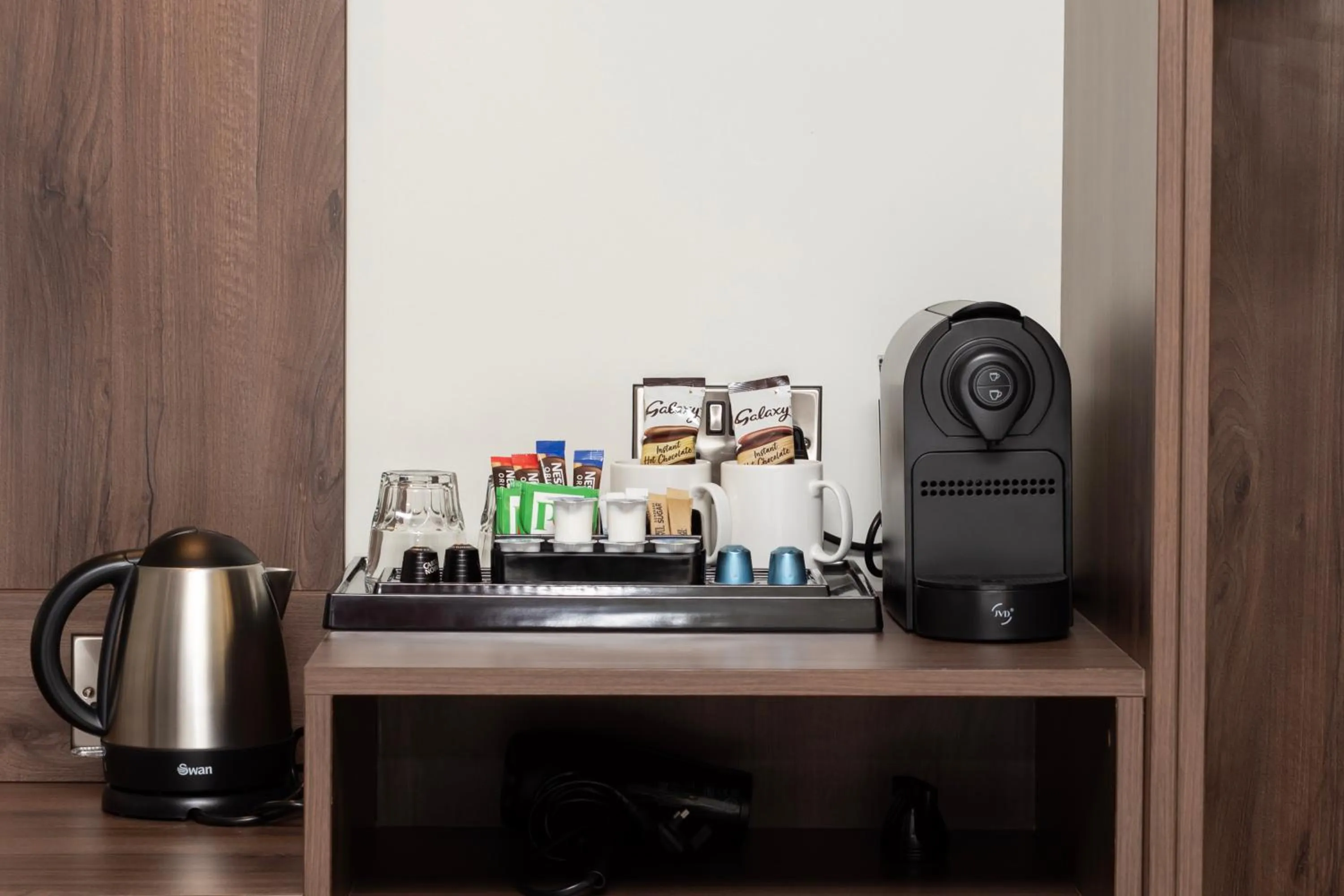 Coffee/tea facilities in Springfield Hotel & Health Club