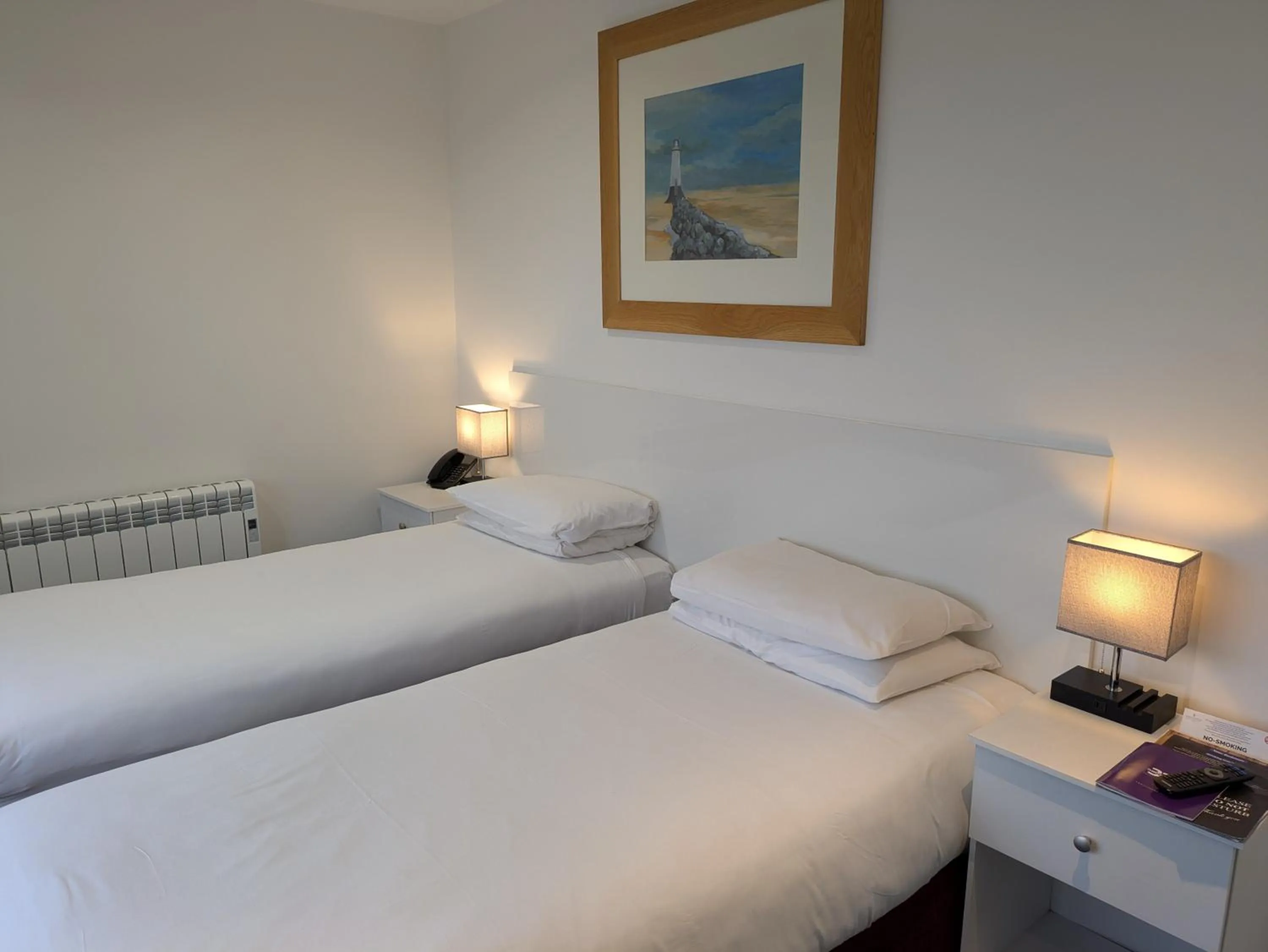 Bedroom, Bed in Springfield Hotel & Health Club