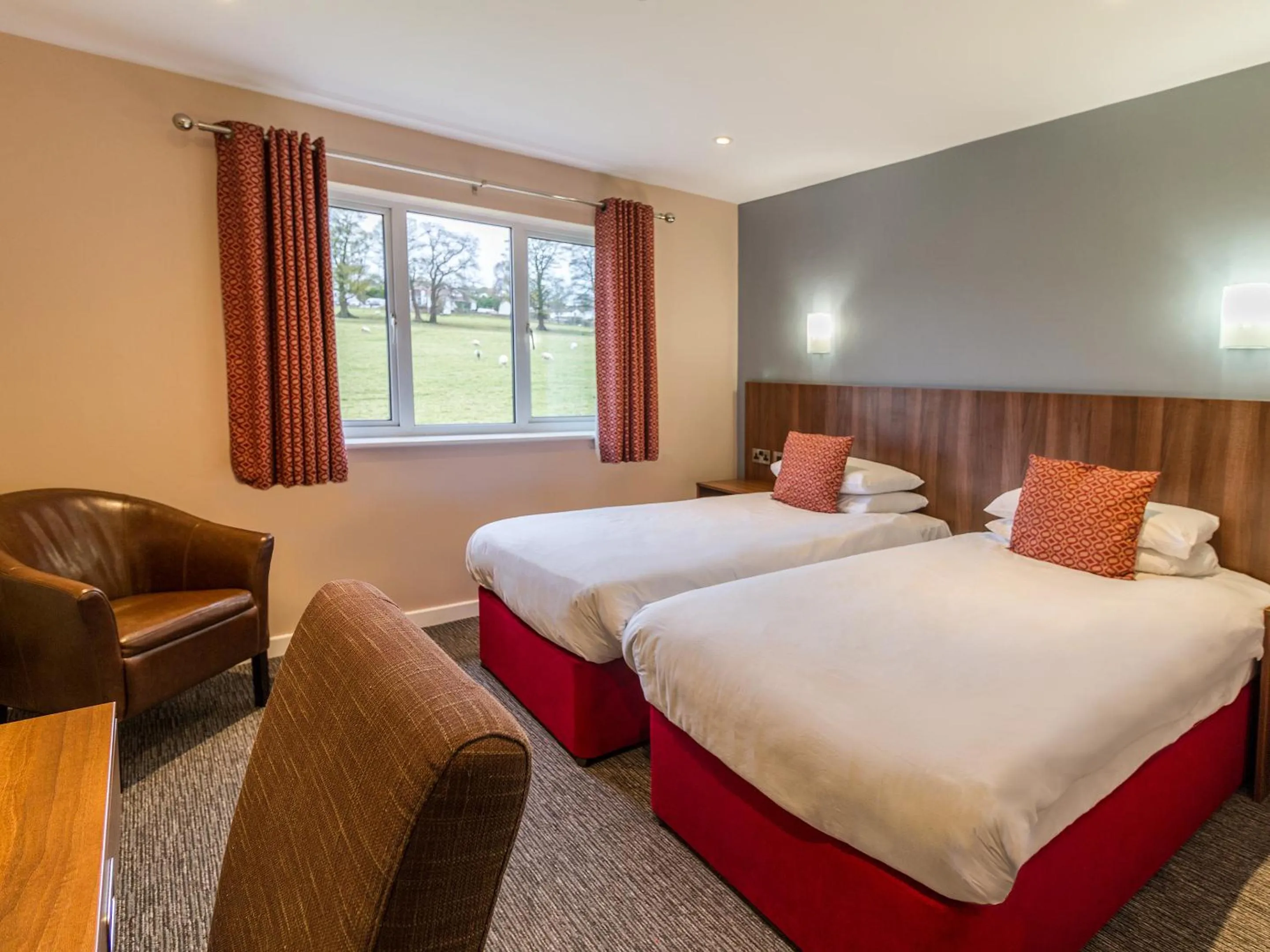 Bedroom, Bed in Springfield Hotel & Health Club