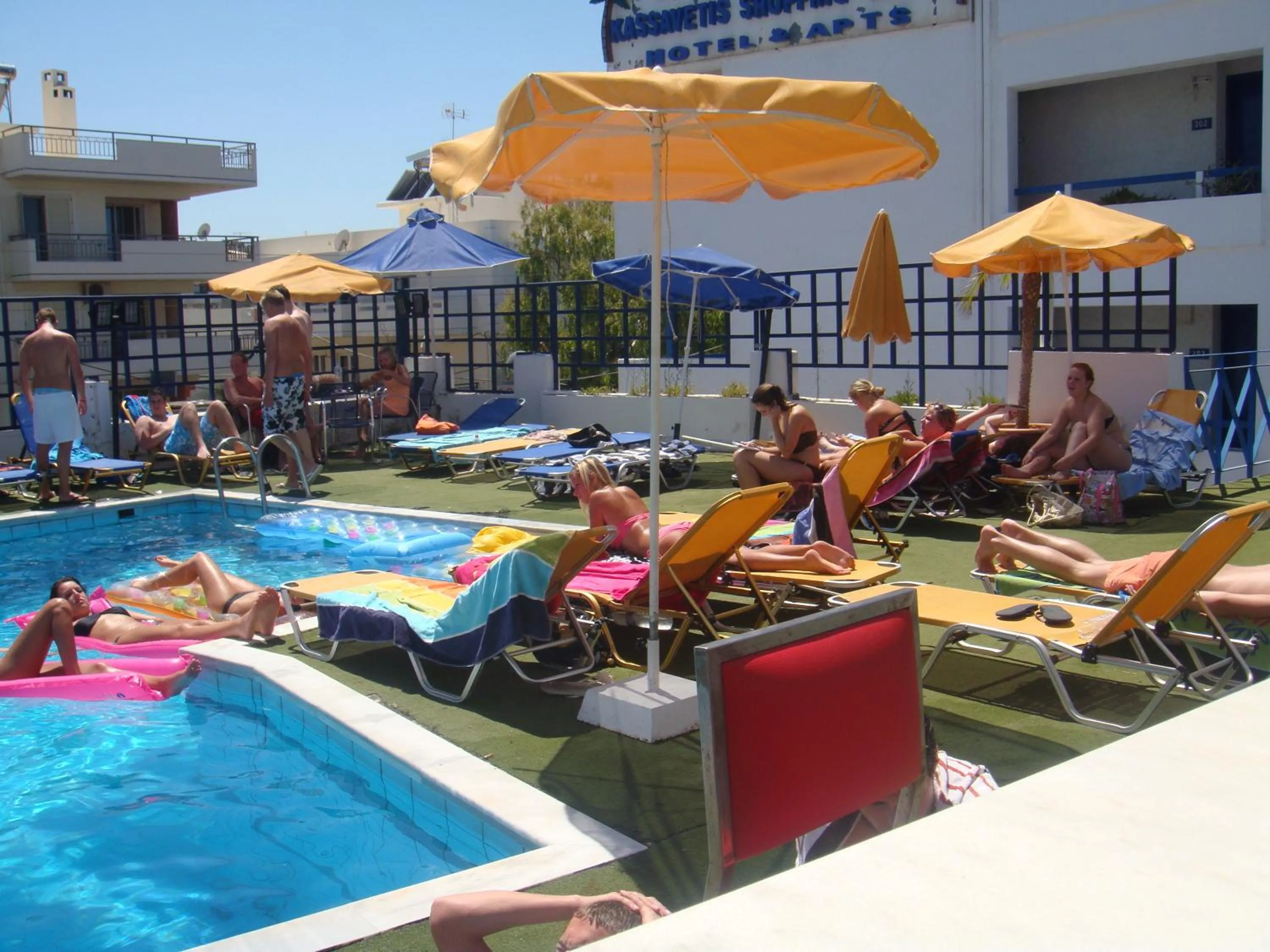 People in Kassavetis Center - Hotel Studios & Apartments