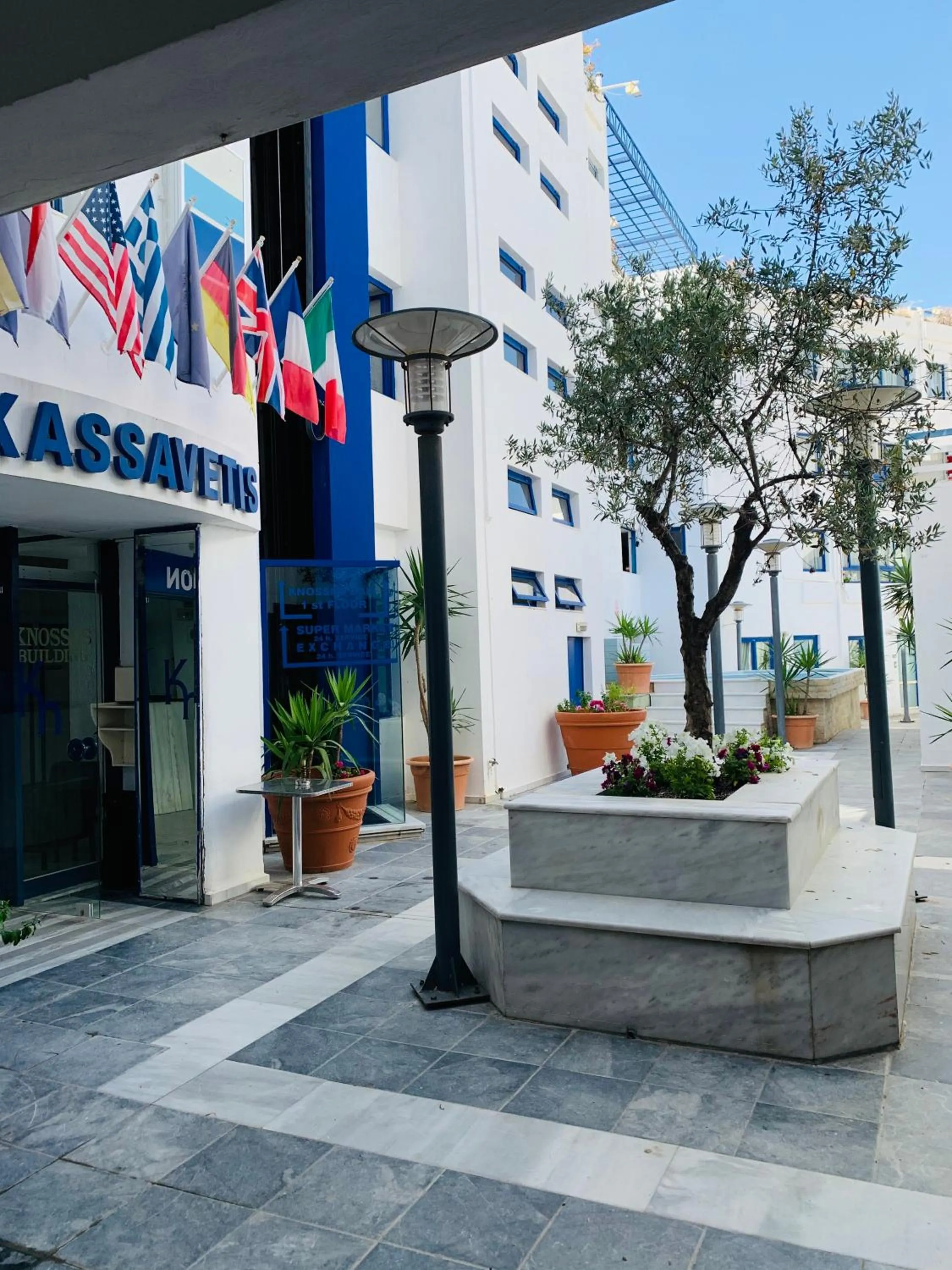 Property building in Kassavetis Center - Hotel Studios & Apartments