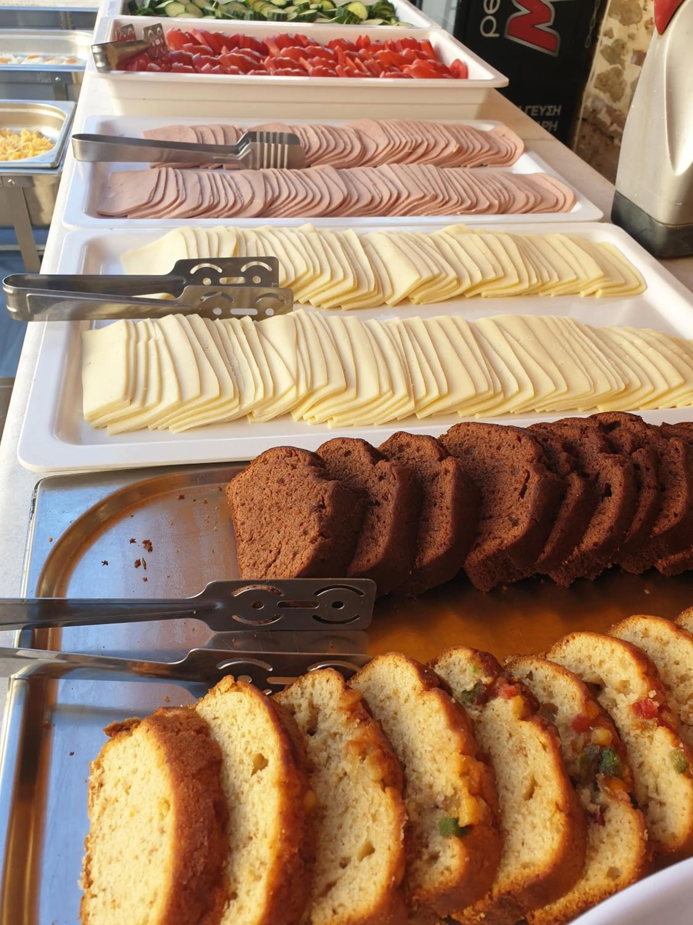 Food and drinks in Kassavetis Center - Hotel Studios & Apartments