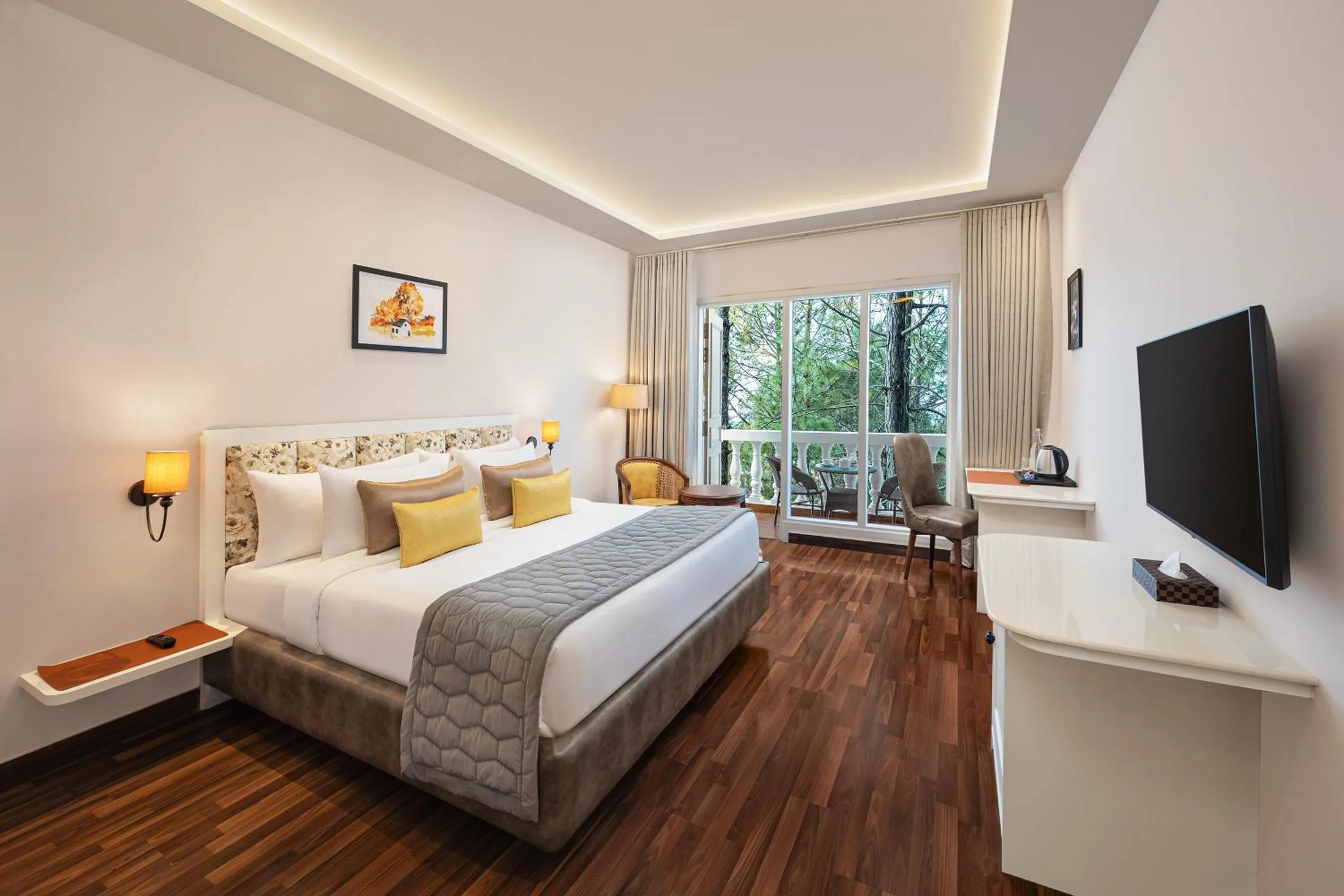 Bed in WelcomHeritage Santa Roza Kasauli