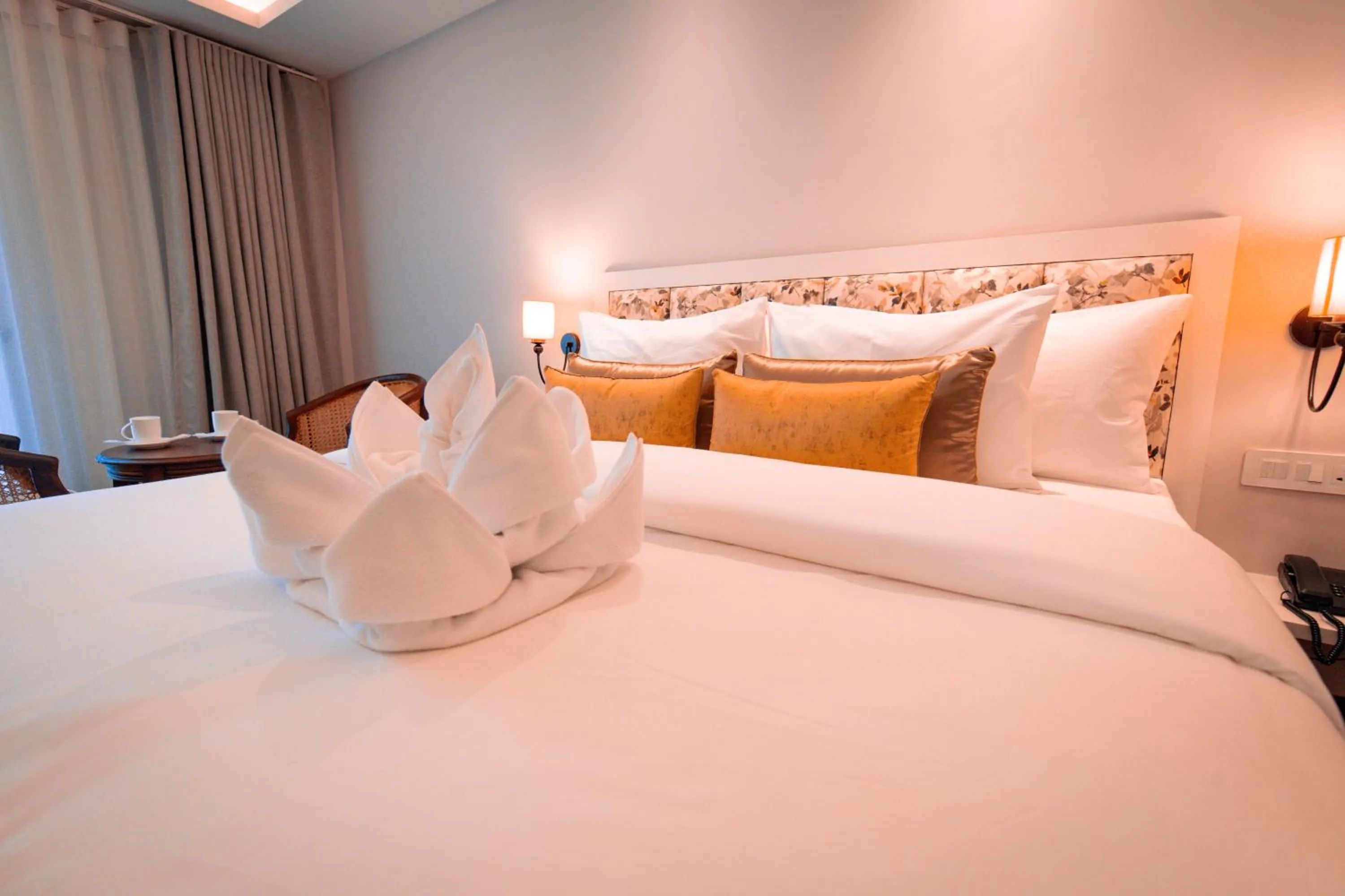 Bedroom, Bed in WelcomHeritage Santa Roza Kasauli