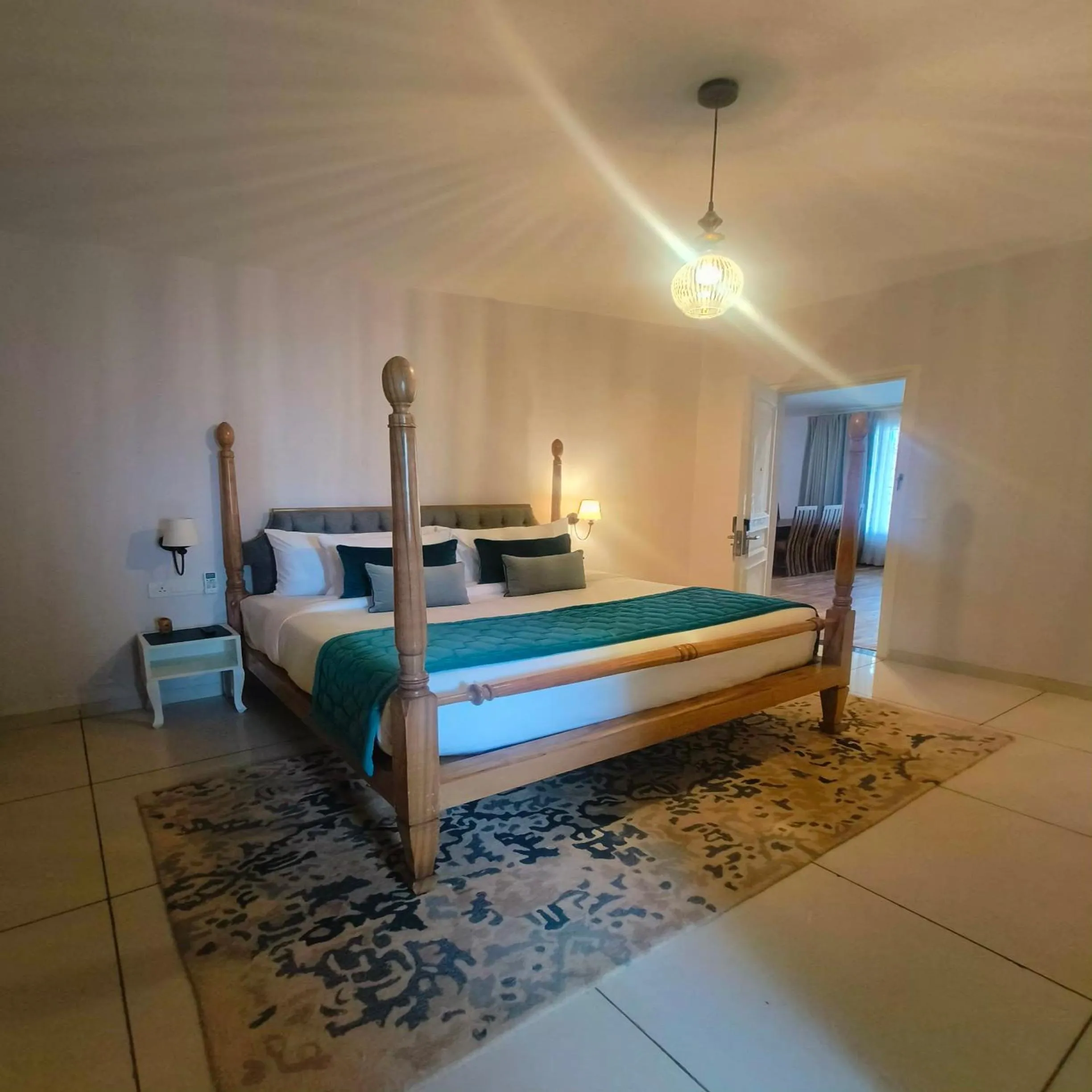 Bed in WelcomHeritage Santa Roza Kasauli