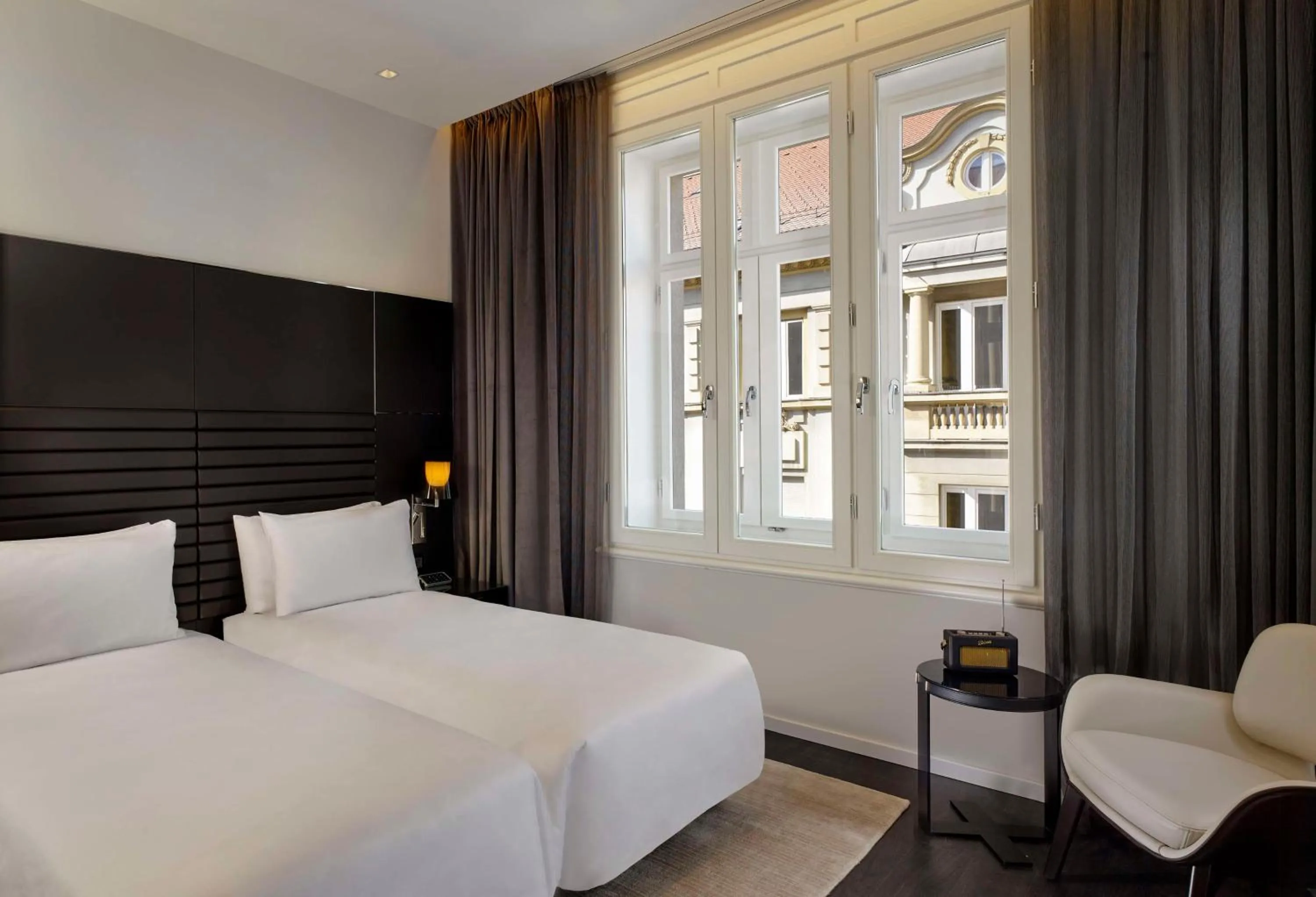 Bedroom, Bed in art'otel Zagreb, Powered by Radisson Hotels