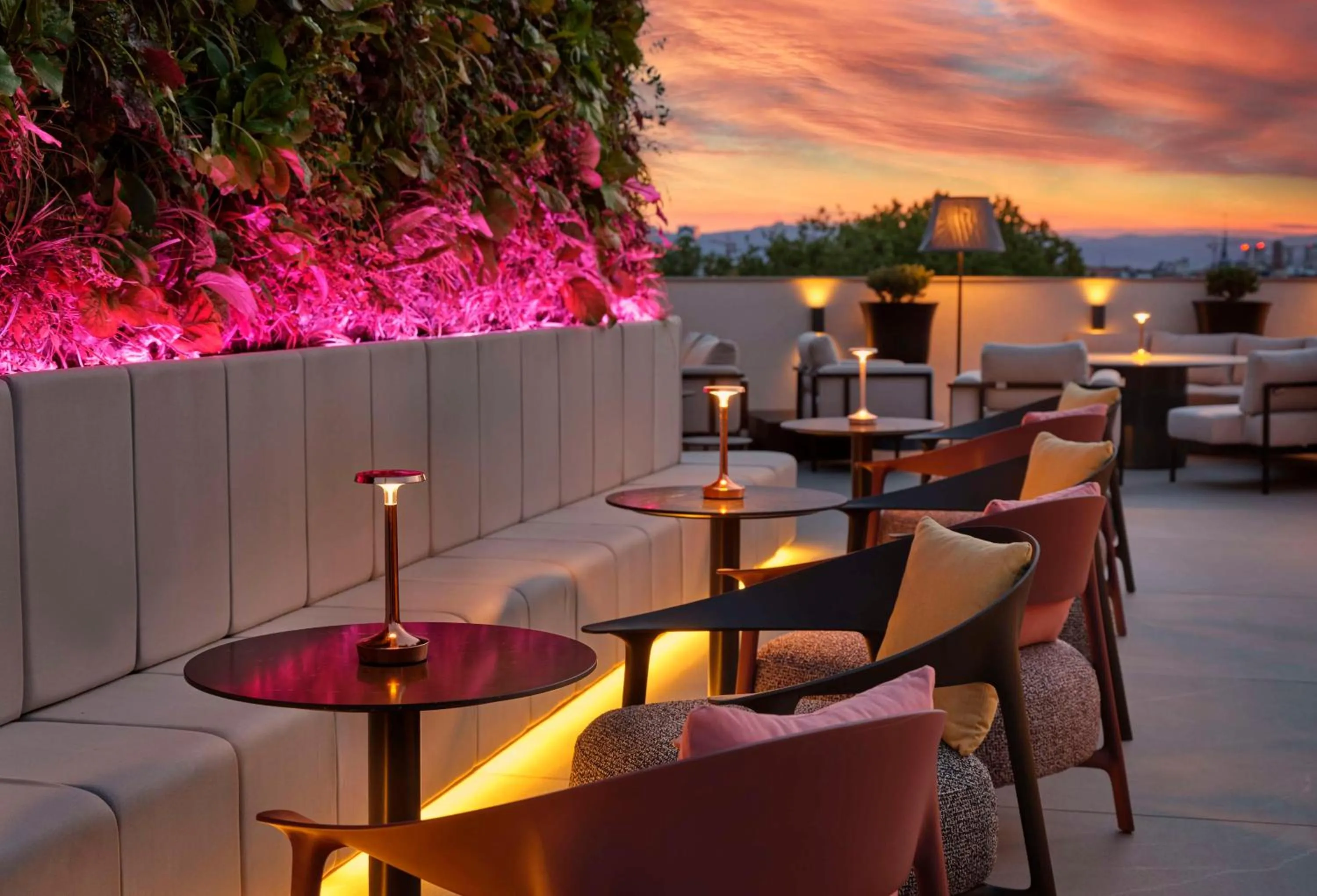 Lounge or bar in art'otel Zagreb, Powered by Radisson Hotels