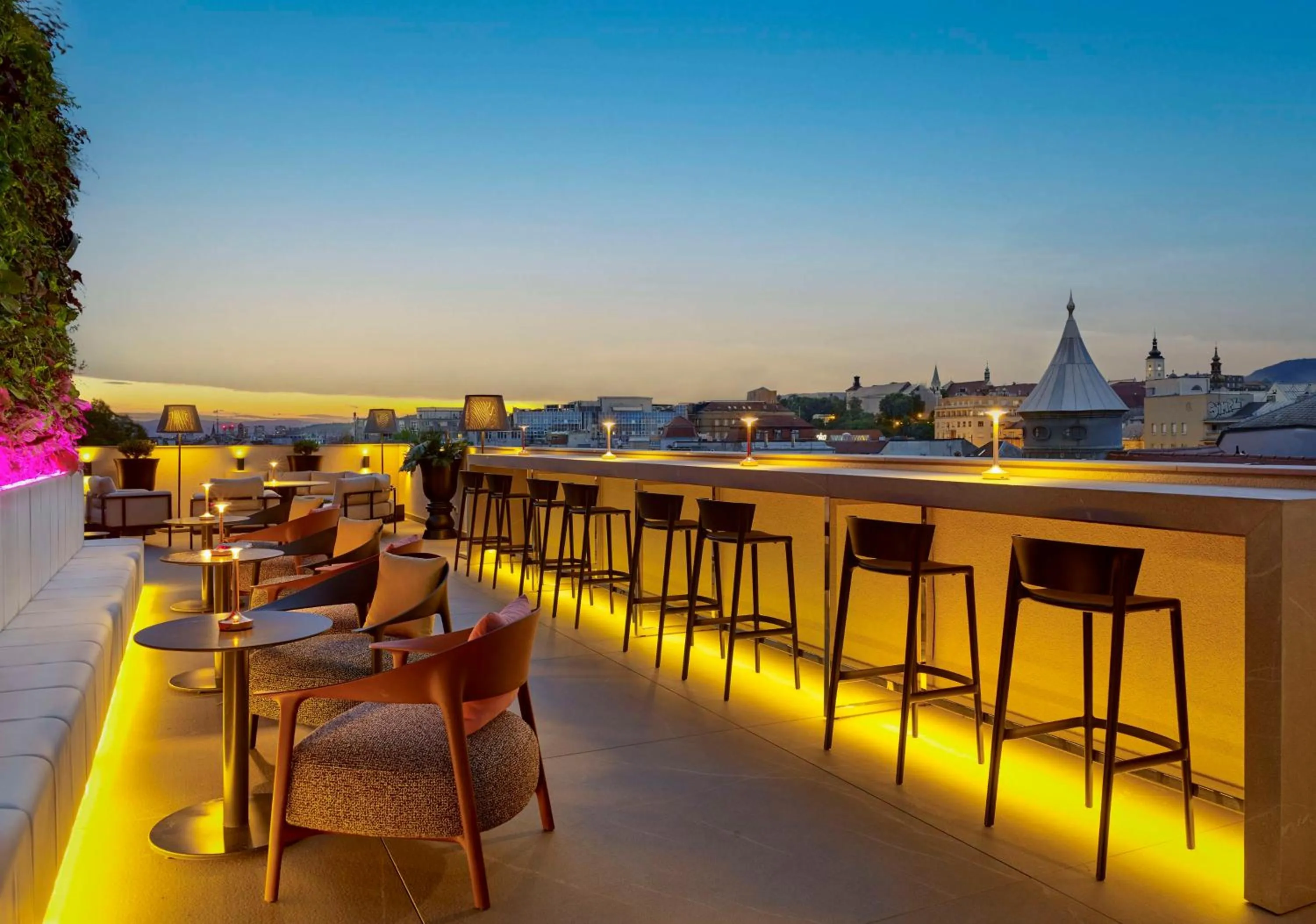 Lounge or bar in art'otel Zagreb, Powered by Radisson Hotels